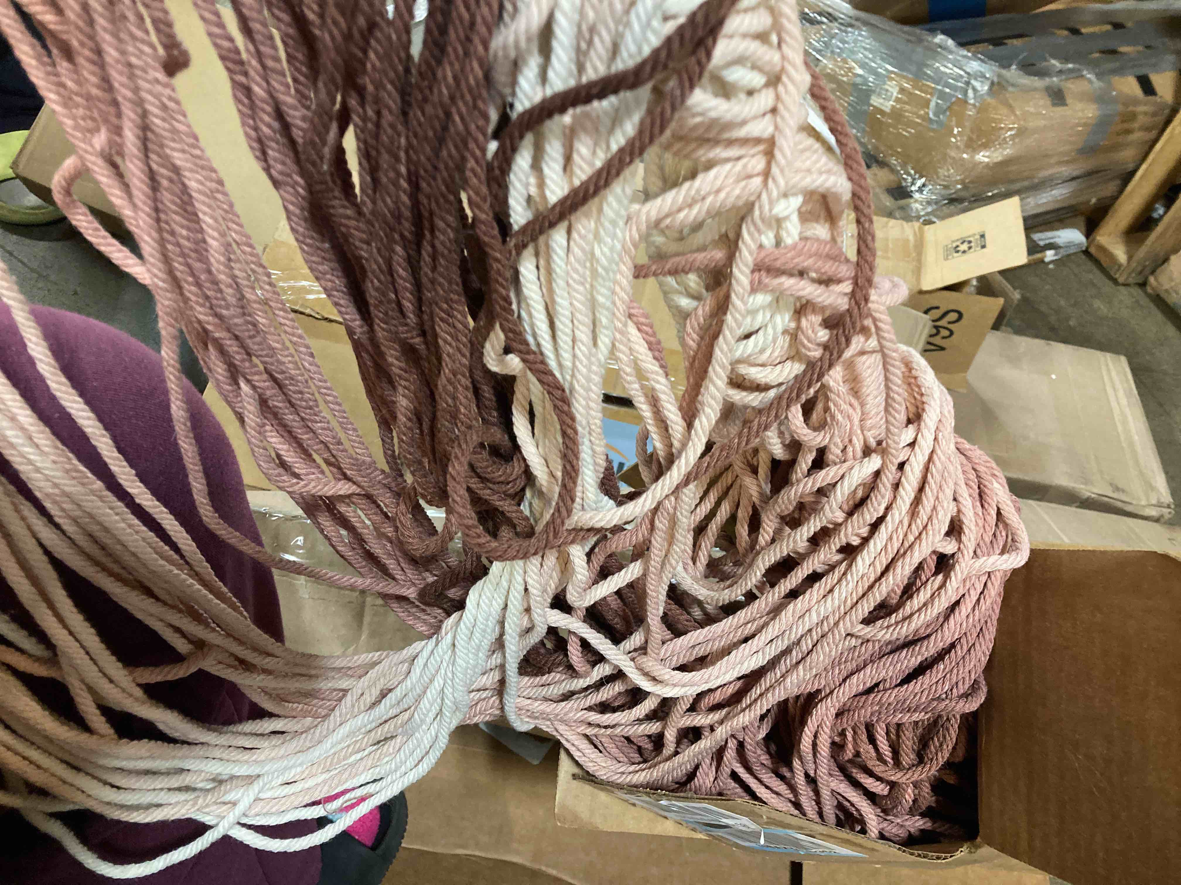 https://s3.amazonaws.com/lotting-images-prod/phillipi/RED6148640_1731429147671.jpeg