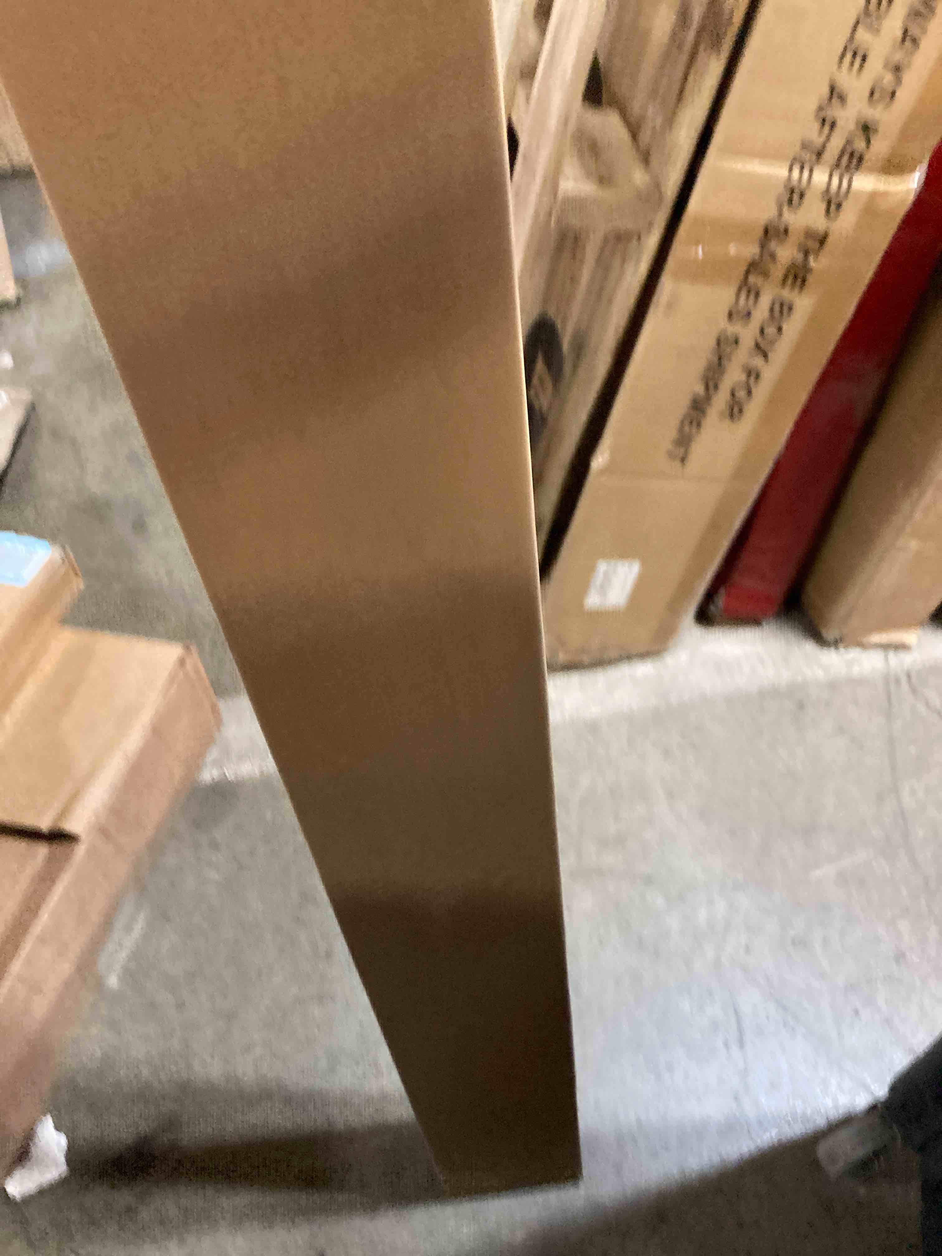 https://s3.amazonaws.com/lotting-images-prod/phillipi/RED6148644_1731429393851.jpeg