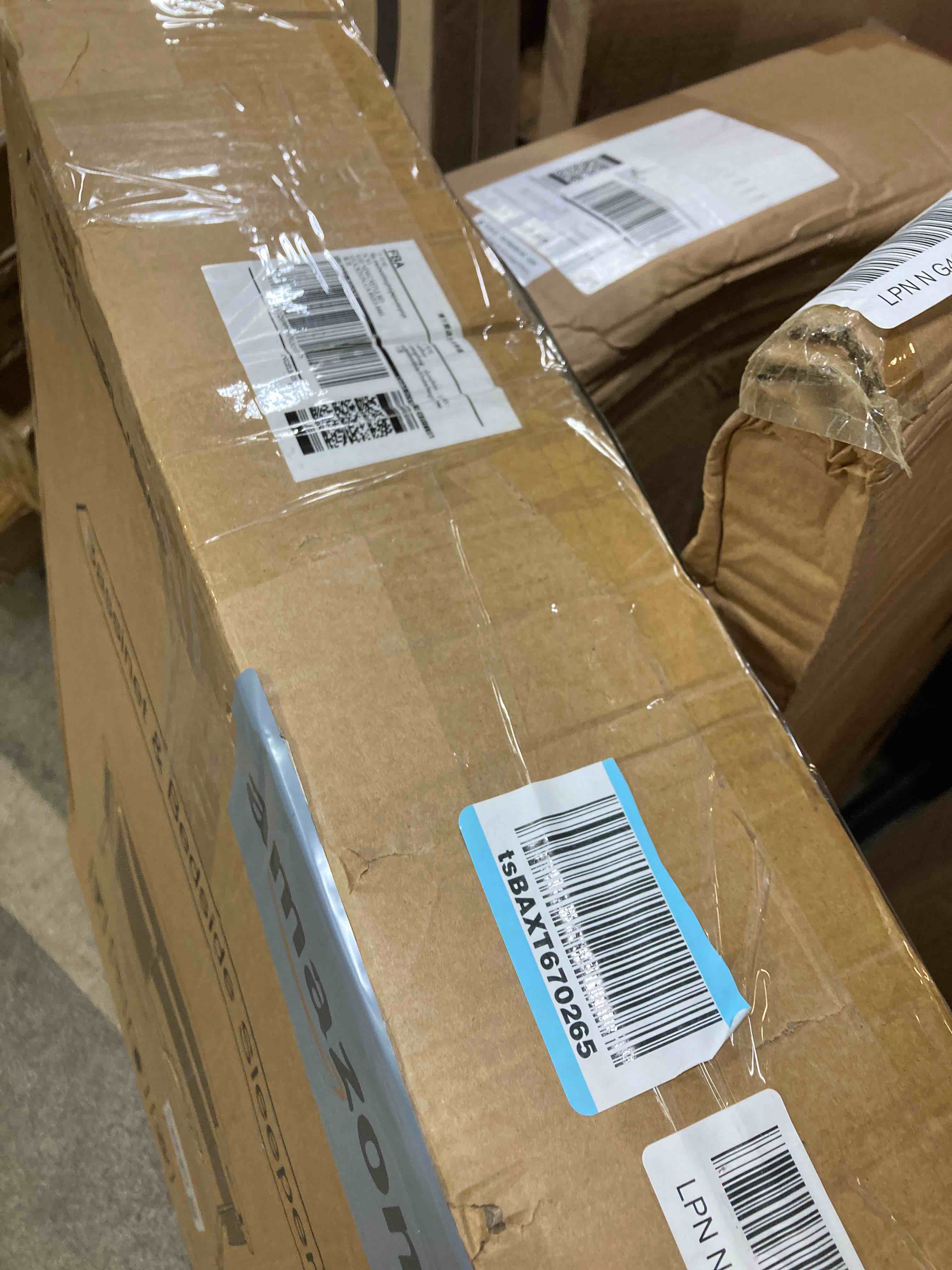 https://s3.amazonaws.com/lotting-images-prod/phillipi/RED6148658_1731435484767.jpeg
