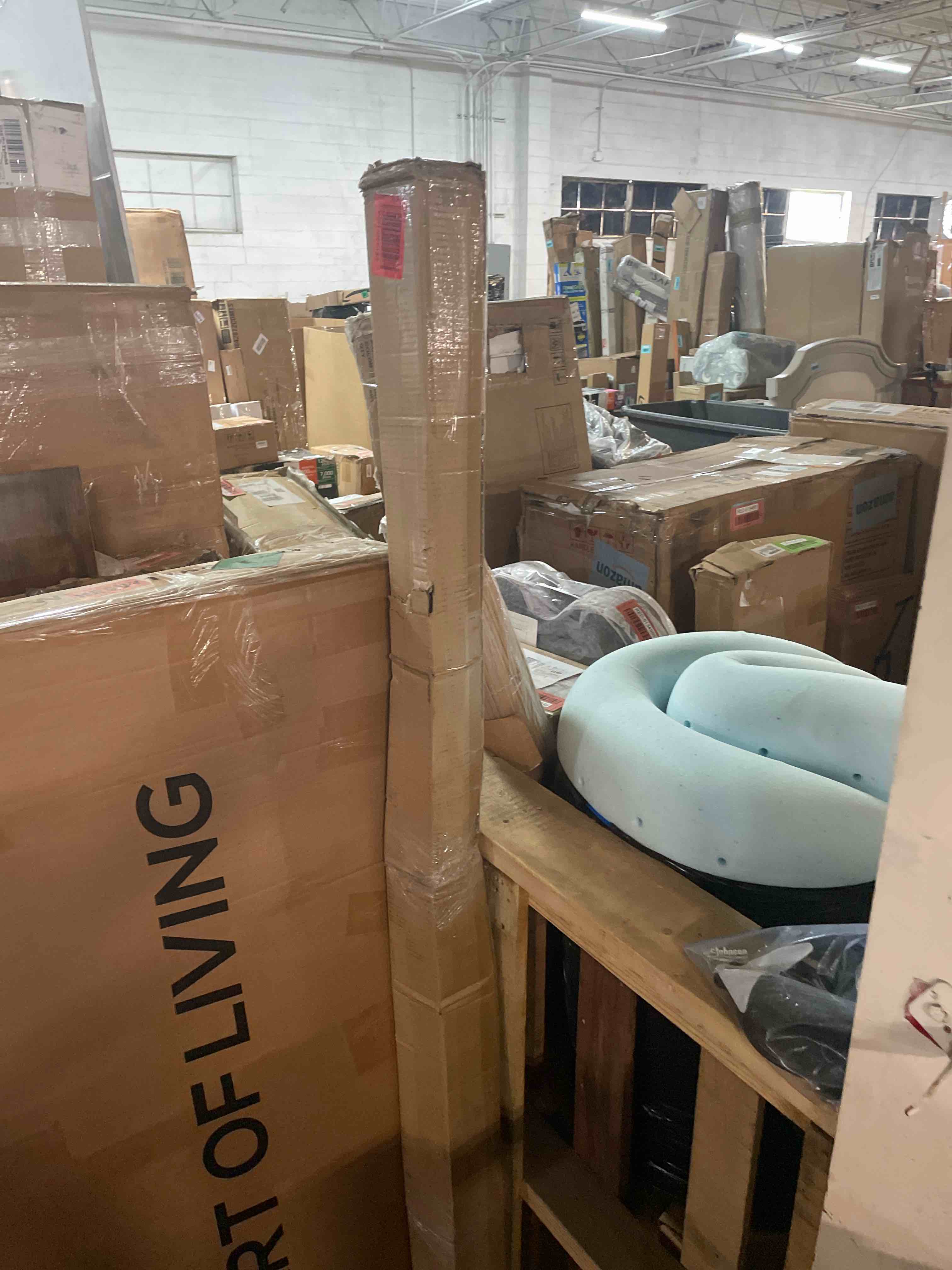 https://s3.amazonaws.com/lotting-images-prod/phillipi/RED6149413_1716305104369.jpeg