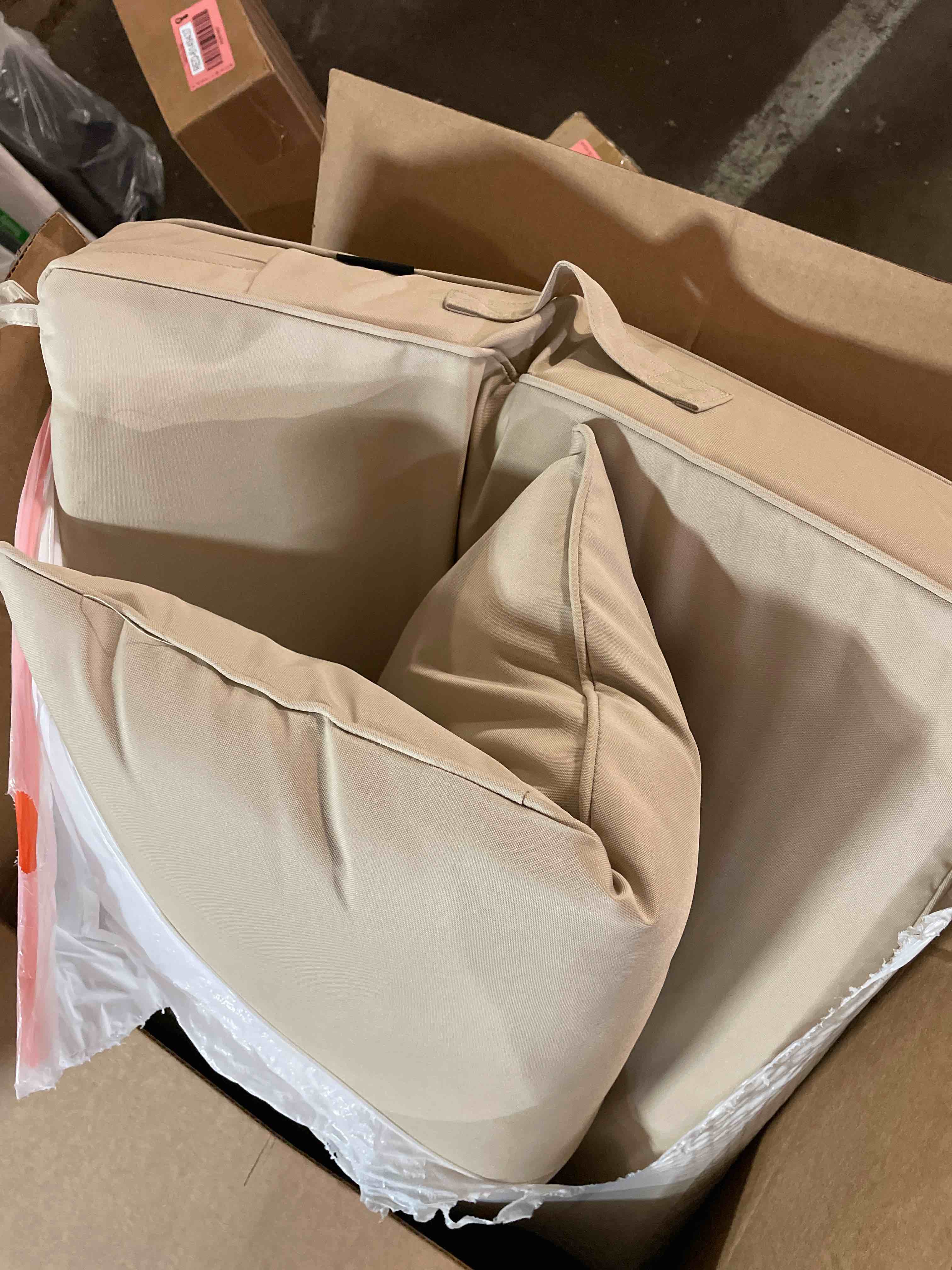 https://s3.amazonaws.com/lotting-images-prod/phillipi/RED6149438_1716316213460.jpeg