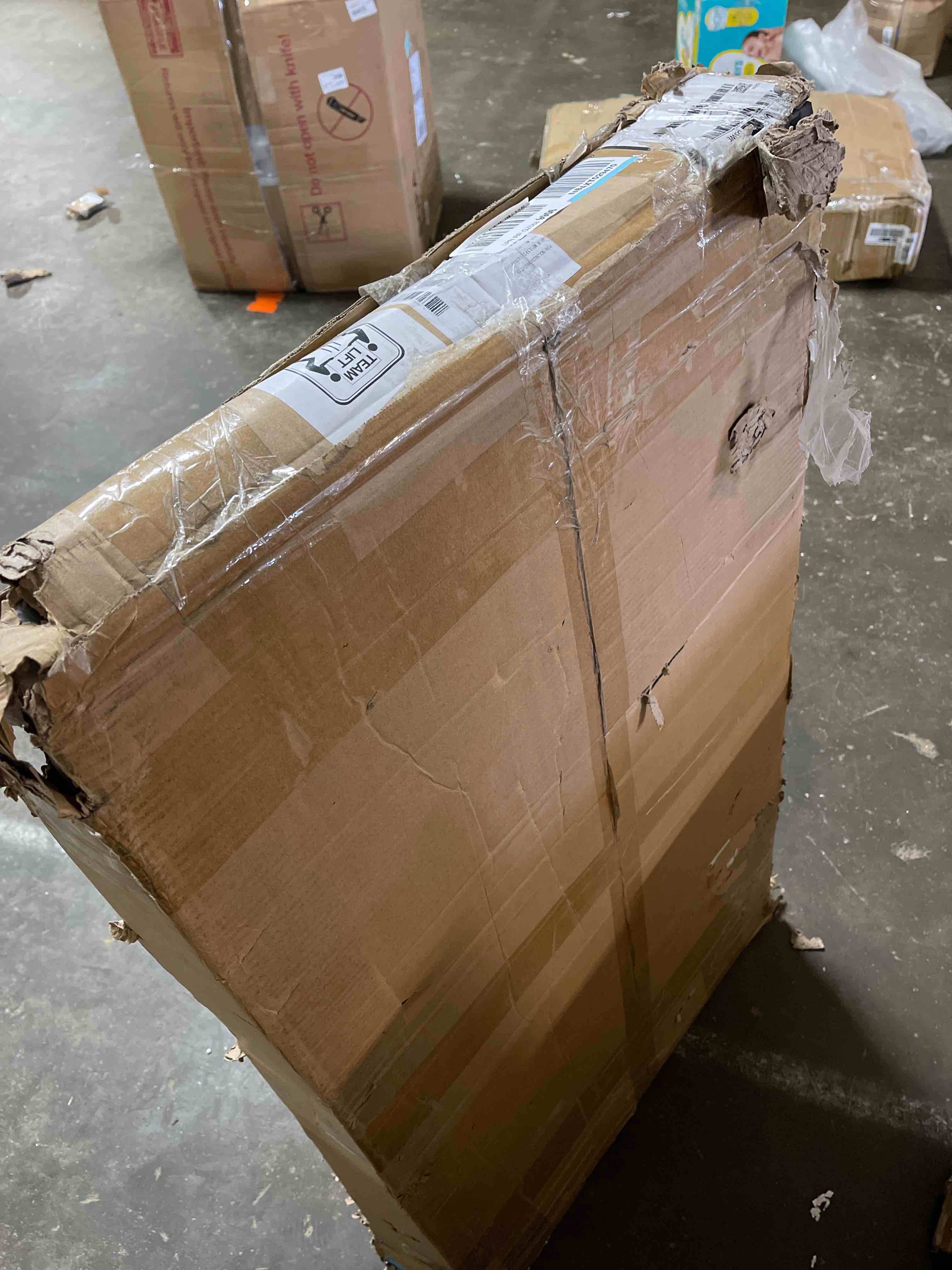 https://s3.amazonaws.com/lotting-images-prod/phillipi/RED6150910_1717430680212.jpeg
