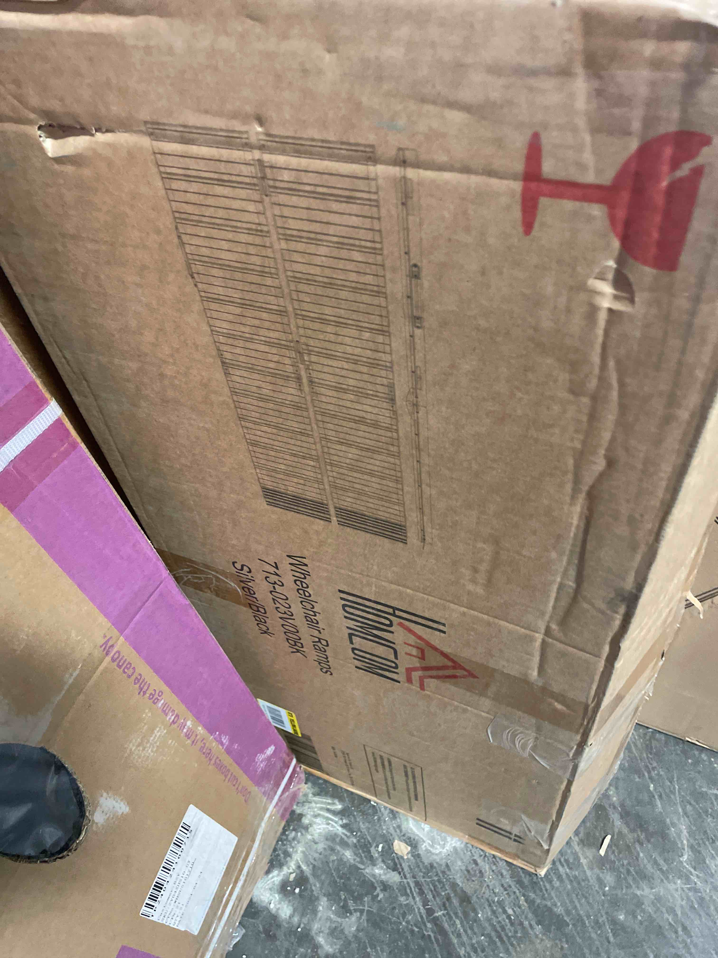 https://s3.amazonaws.com/lotting-images-prod/phillipi/RED6151323_1717788792809.jpeg