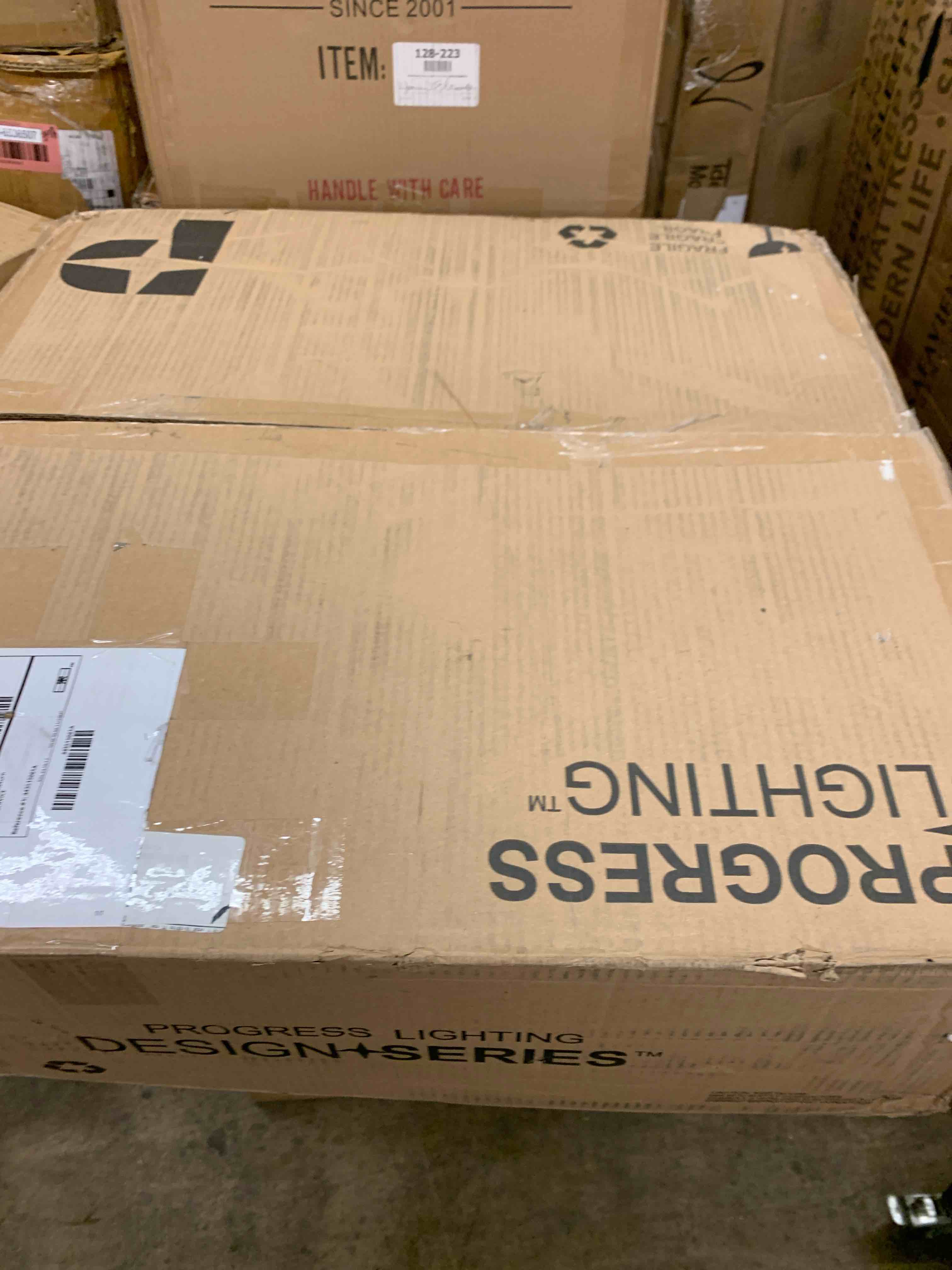 https://s3.amazonaws.com/lotting-images-prod/phillipi/RED6536514_1734028897421.jpeg