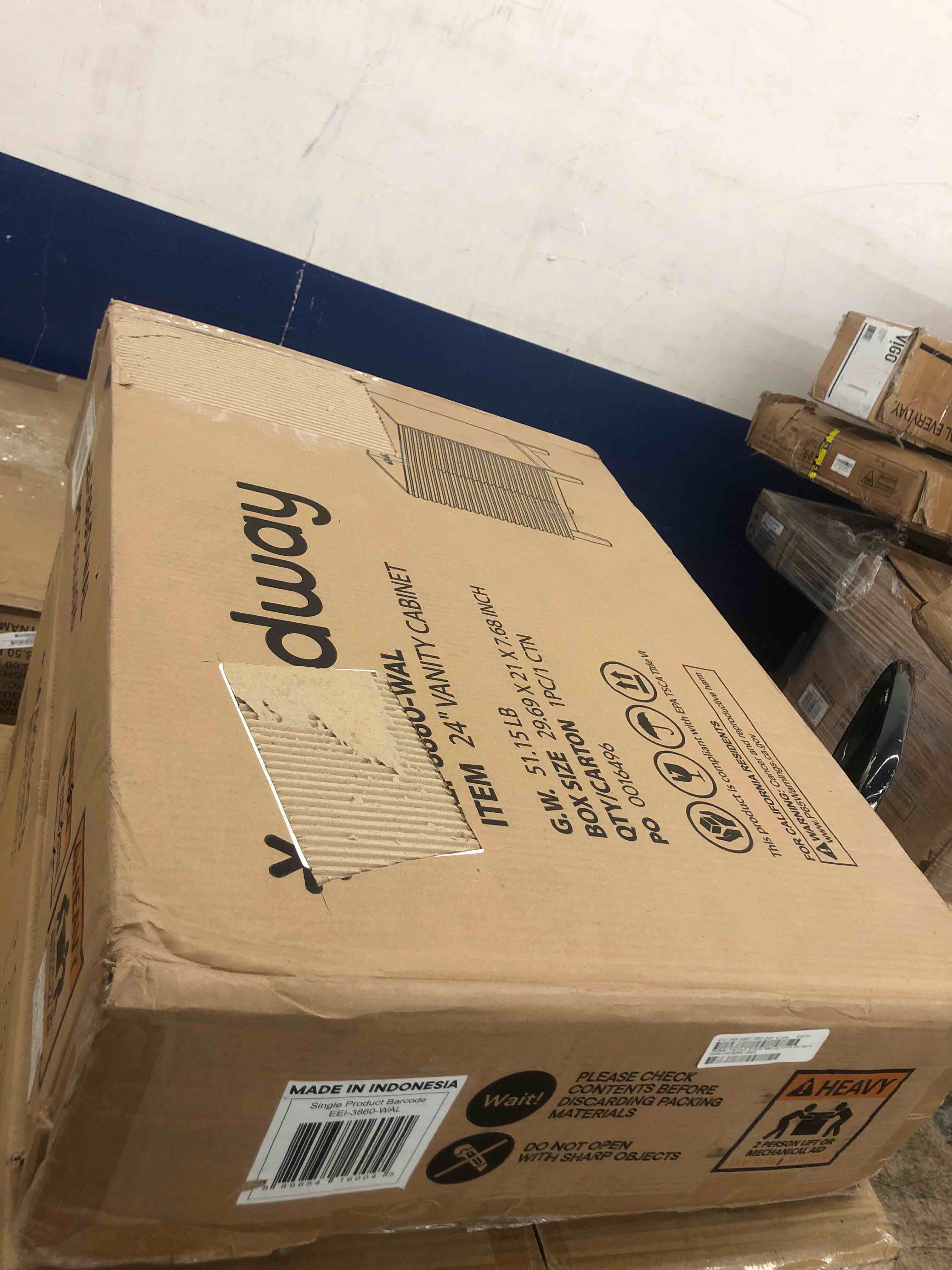 https://s3.amazonaws.com/lotting-images-prod/phillipi/RED6536623_1734370273778.jpeg