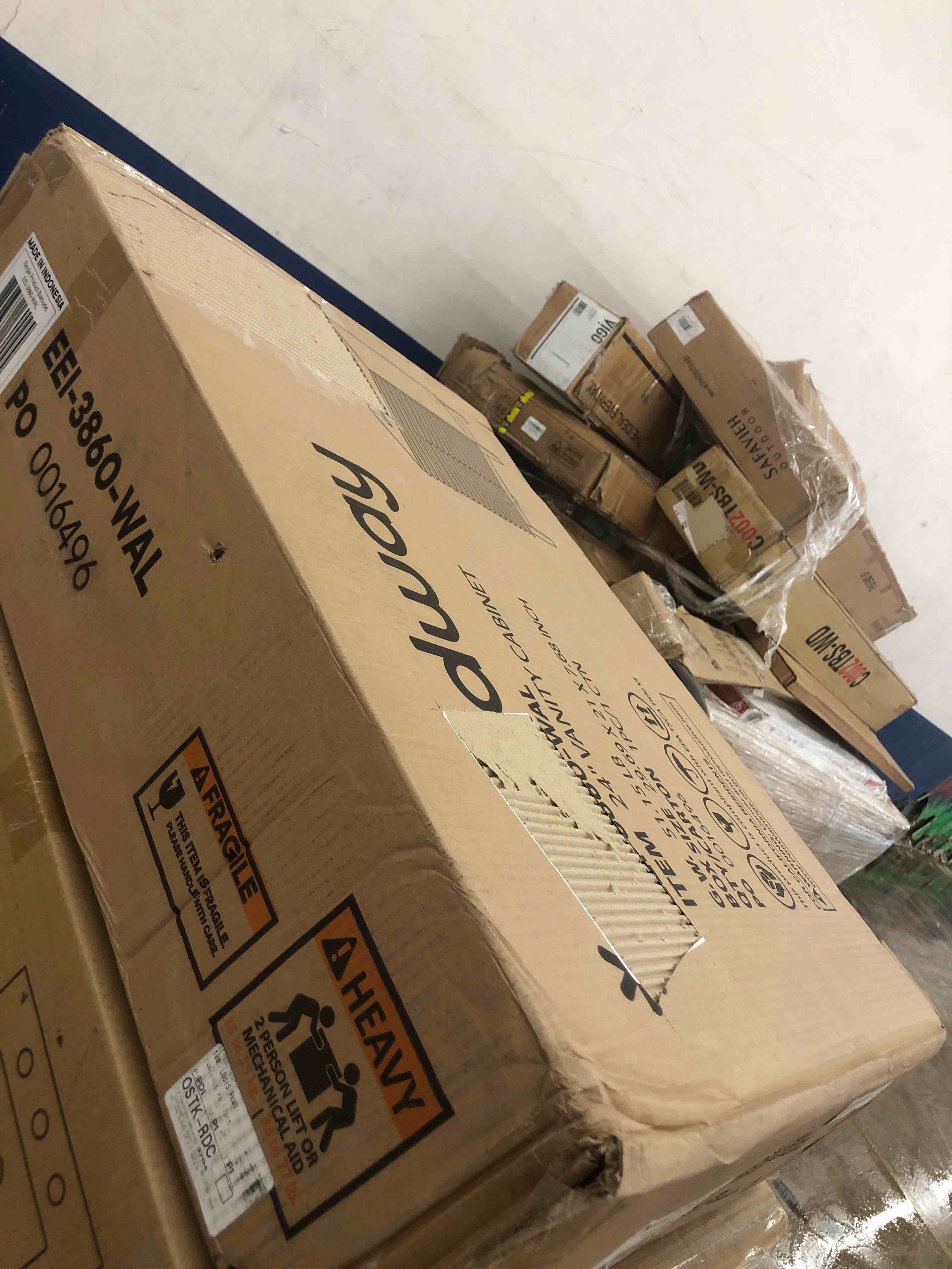 https://s3.amazonaws.com/lotting-images-prod/phillipi/RED6536623_1734370276489.jpeg