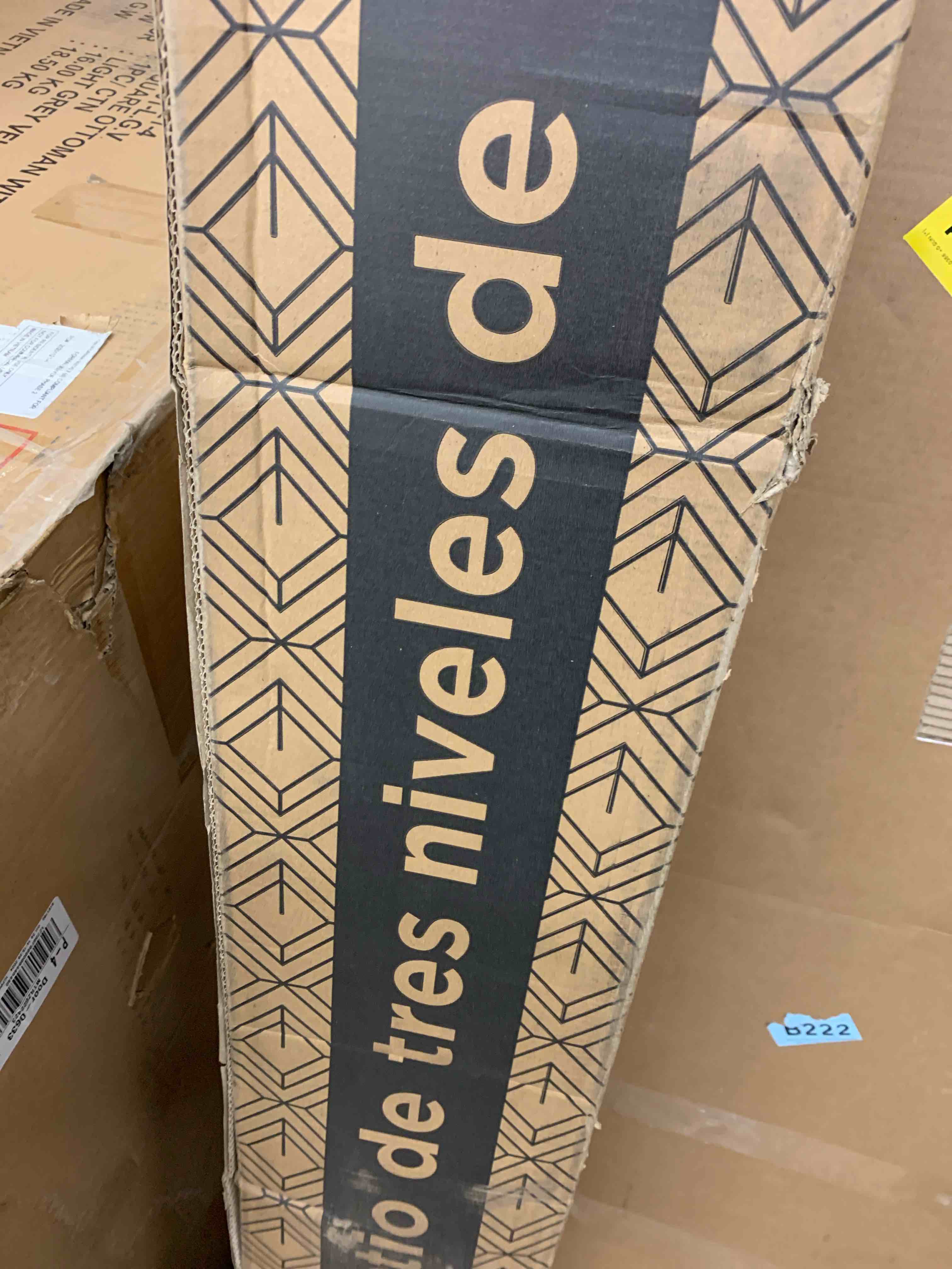 https://s3.amazonaws.com/lotting-images-prod/phillipi/RED6536641_1734372136260.jpeg