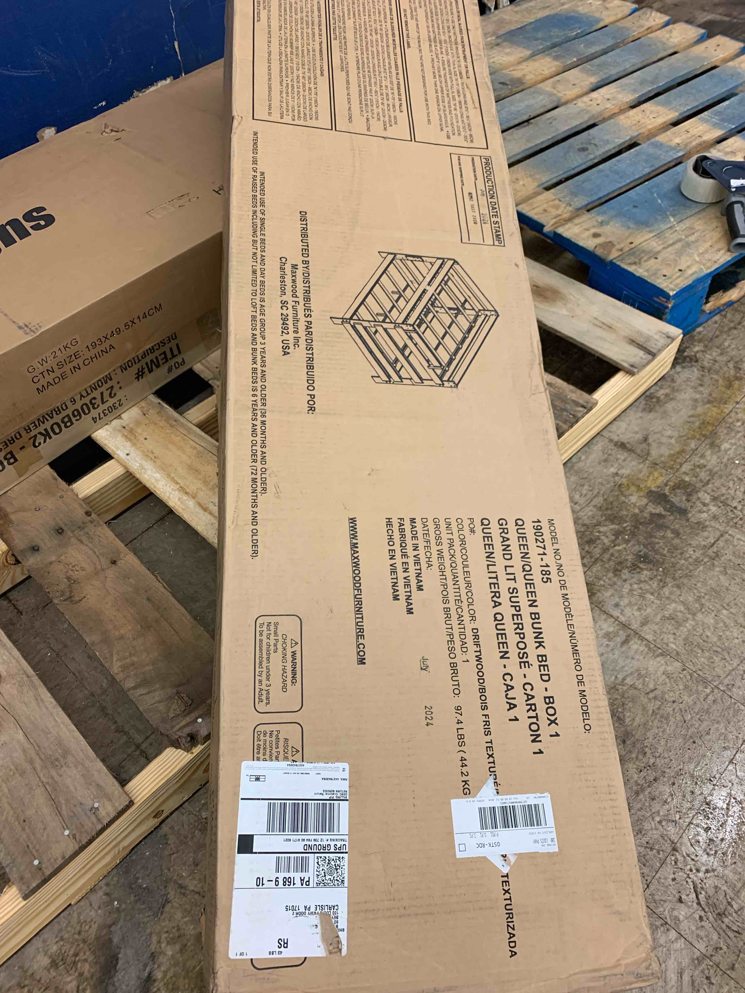 https://s3.amazonaws.com/lotting-images-prod/phillipi/RED6536645_1734372614446.jpeg