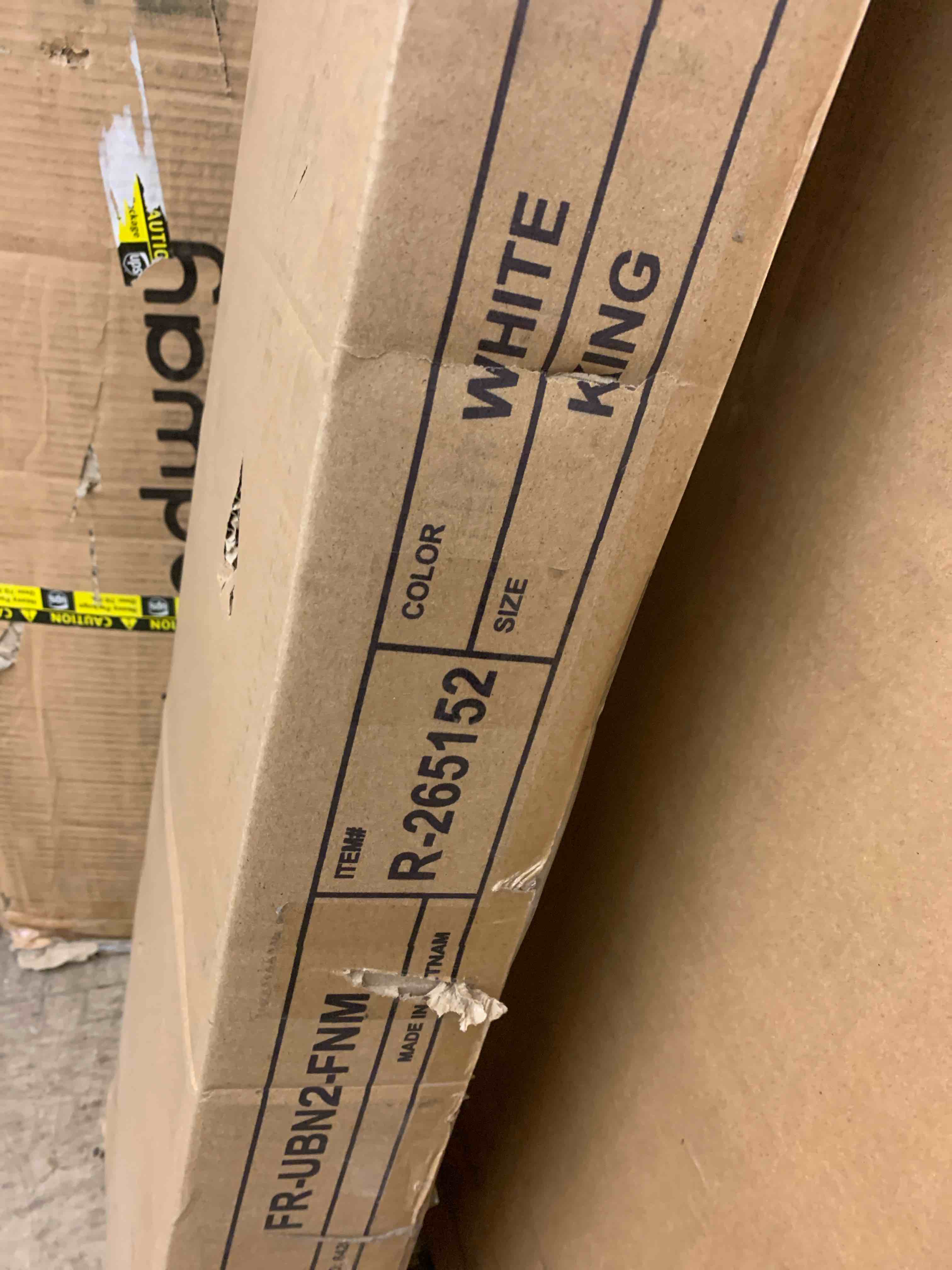 https://s3.amazonaws.com/lotting-images-prod/phillipi/RED6536647_1734373083478.jpeg