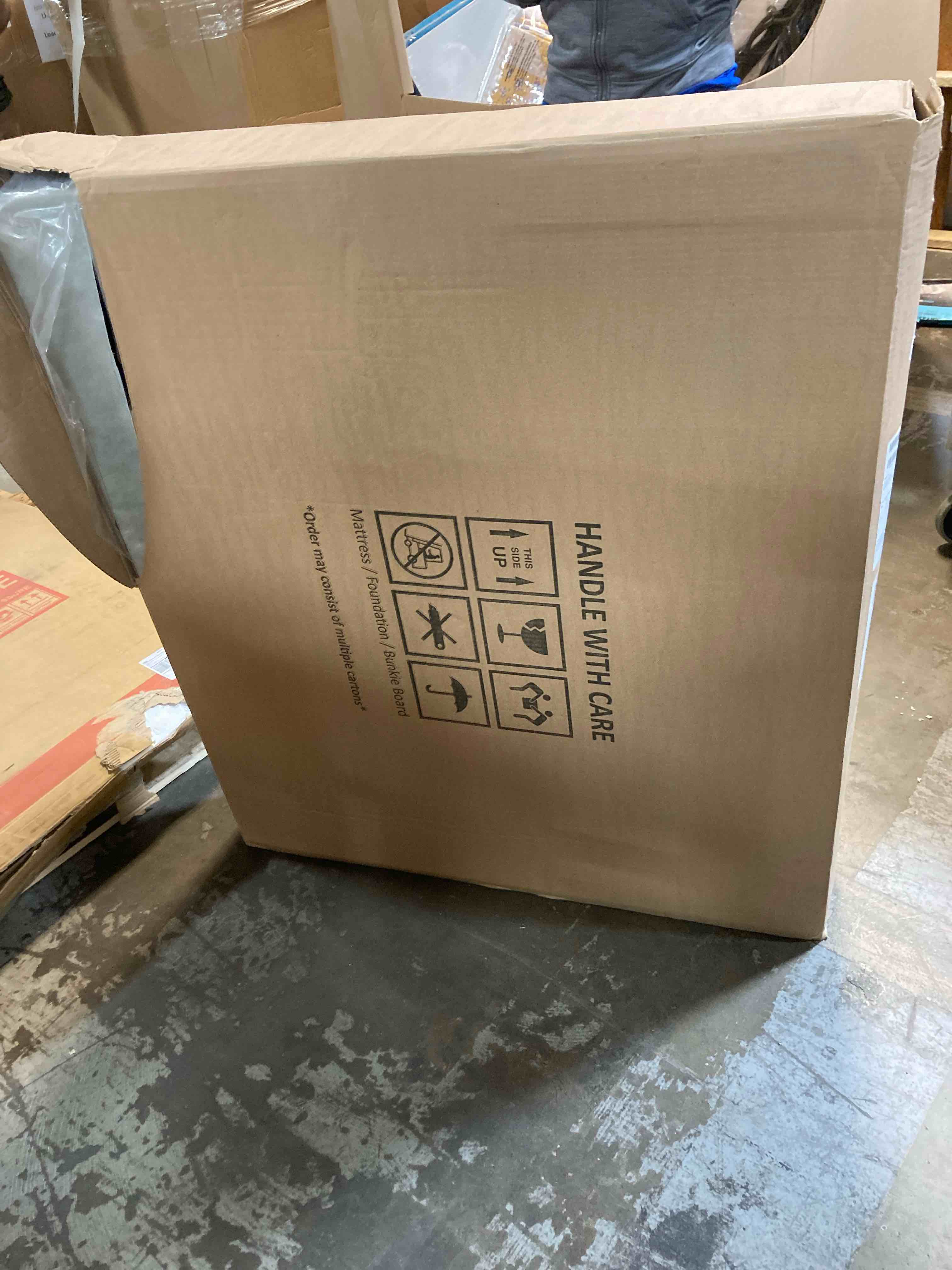 https://s3.amazonaws.com/lotting-images-prod/phillipi/RED6537714_1728934403773.jpeg