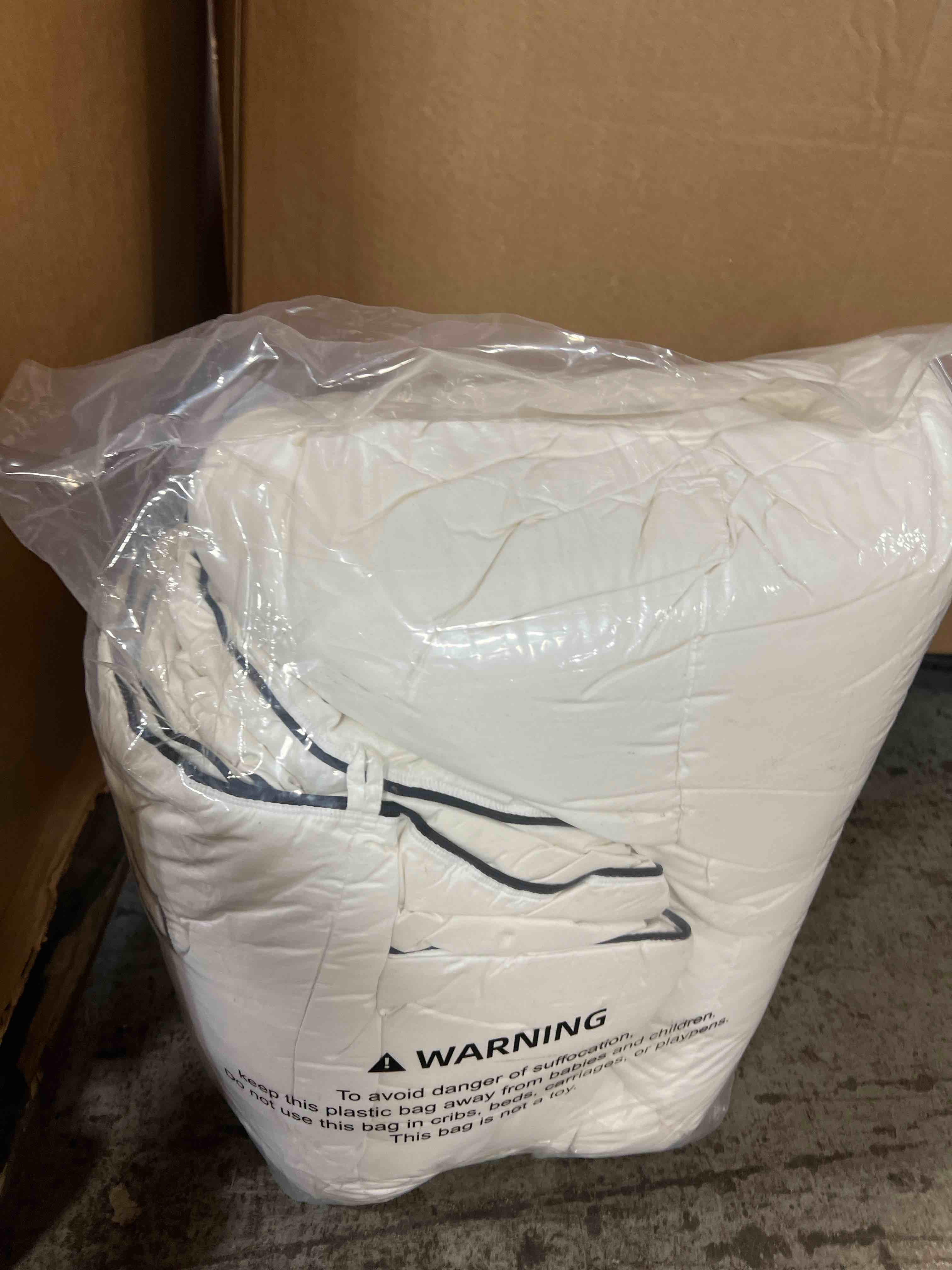 https://s3.amazonaws.com/lotting-images-prod/phillipi/RED6537715_1728933465235.jpeg