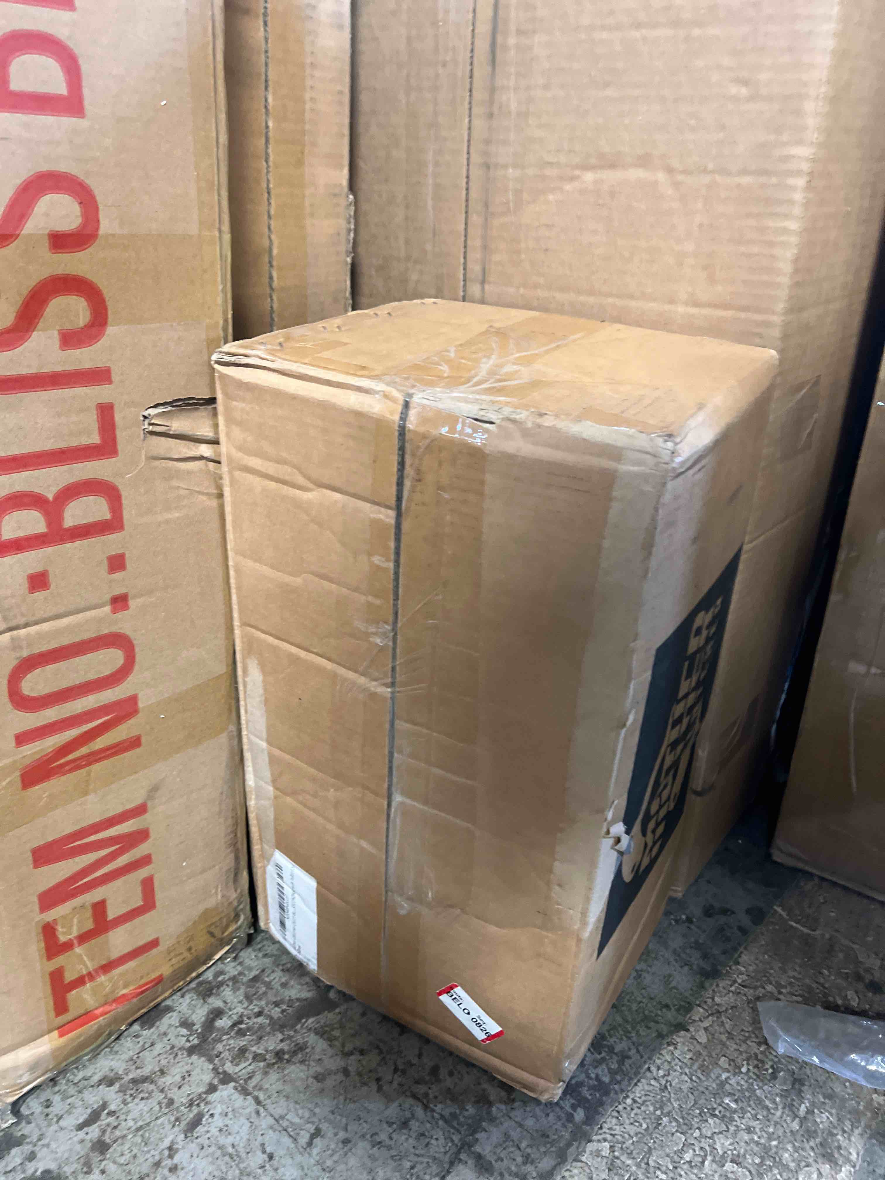 https://s3.amazonaws.com/lotting-images-prod/phillipi/RED6537717_1728933701914.jpeg