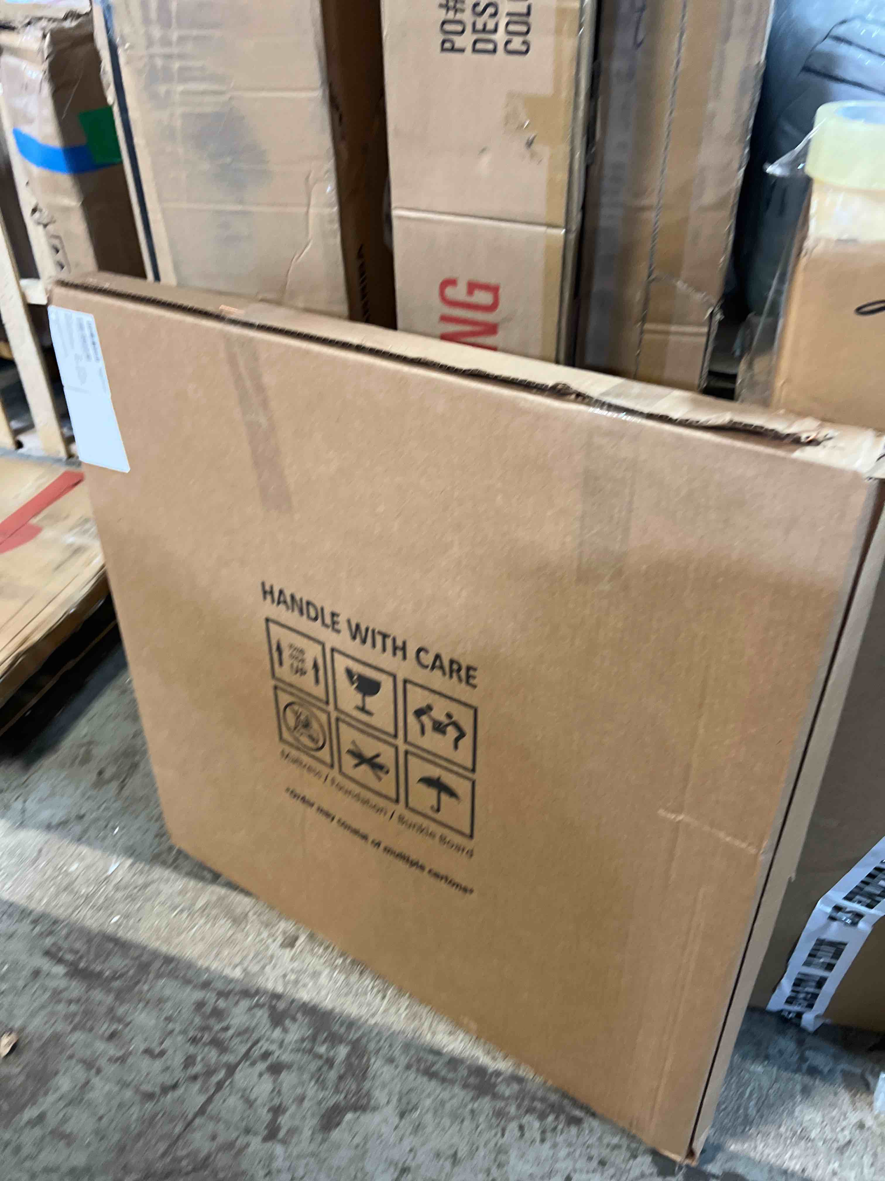 https://s3.amazonaws.com/lotting-images-prod/phillipi/RED6537720_1728934362678.jpeg