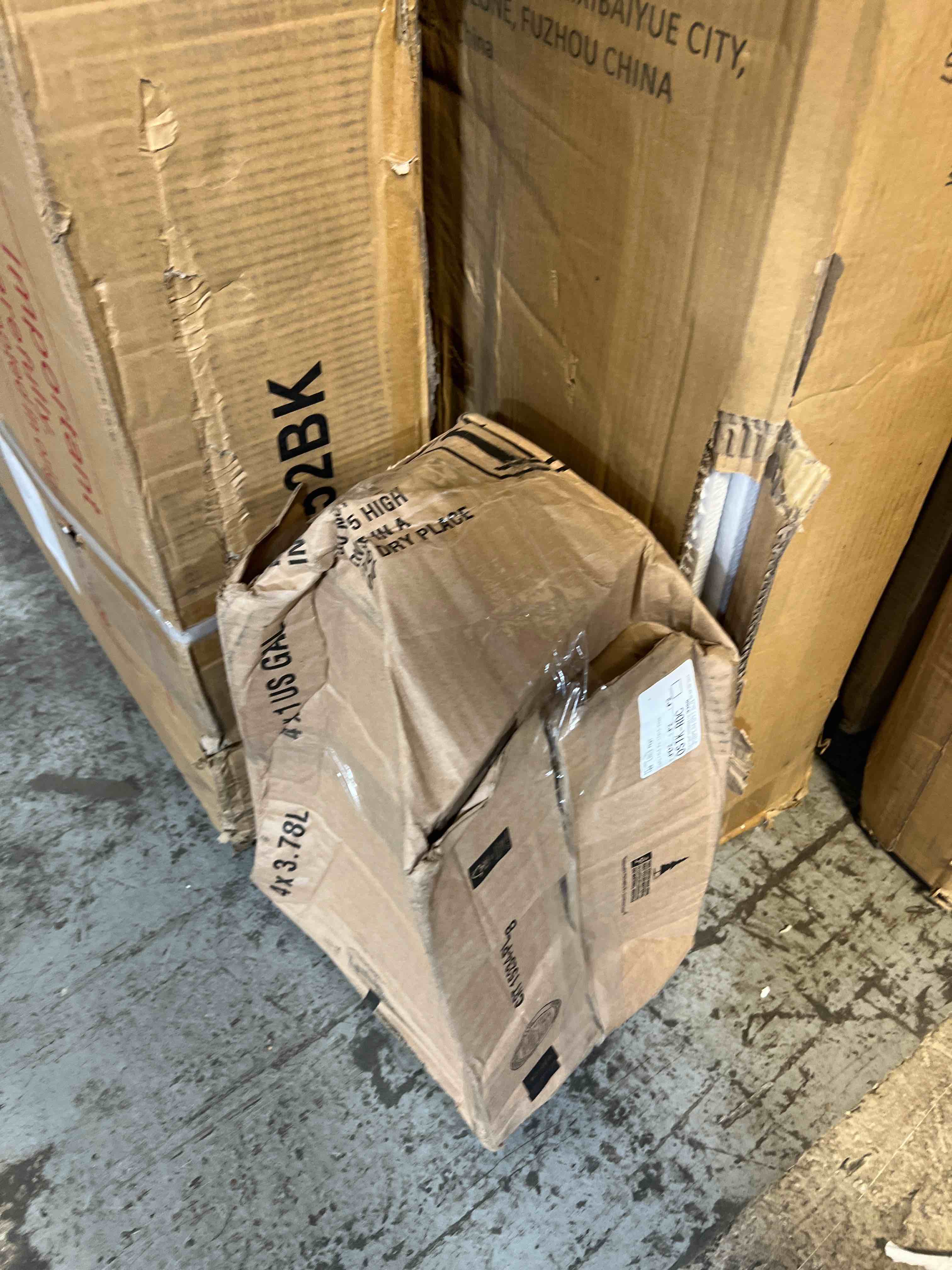 https://s3.amazonaws.com/lotting-images-prod/phillipi/RED6537736_1728937892391.jpeg