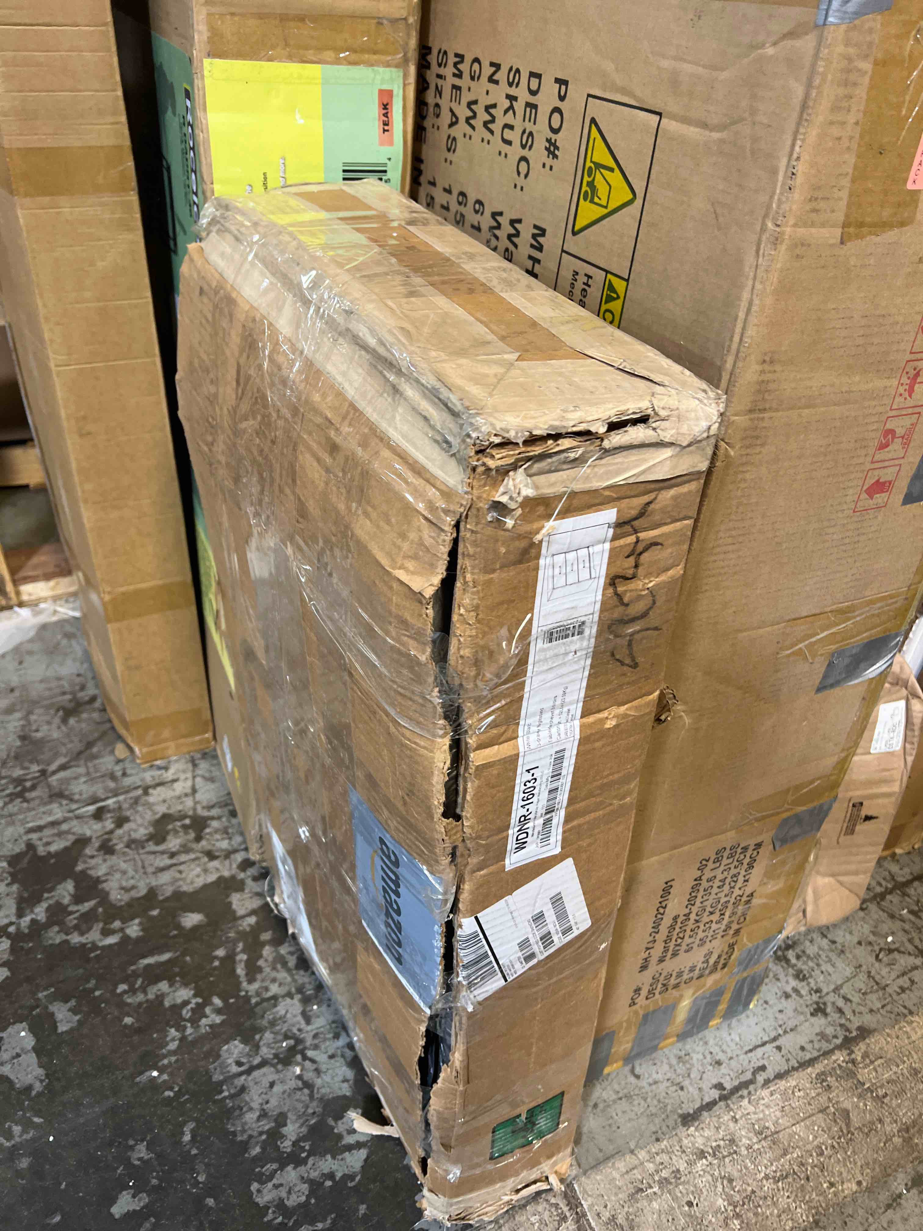 https://s3.amazonaws.com/lotting-images-prod/phillipi/RED6537742_1728938720488.jpeg