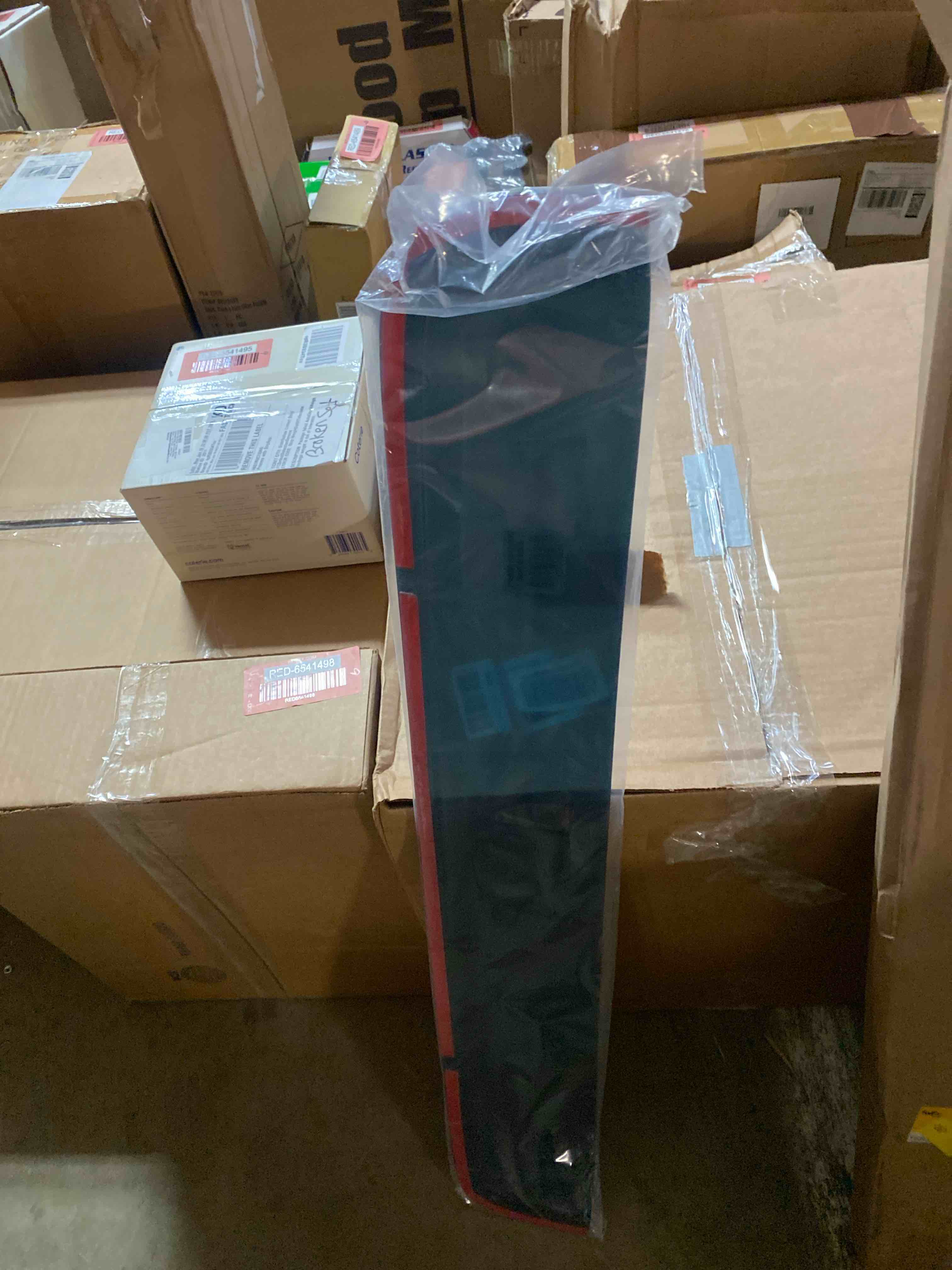 https://s3.amazonaws.com/lotting-images-prod/phillipi/RED6541499_1719860336812.jpeg