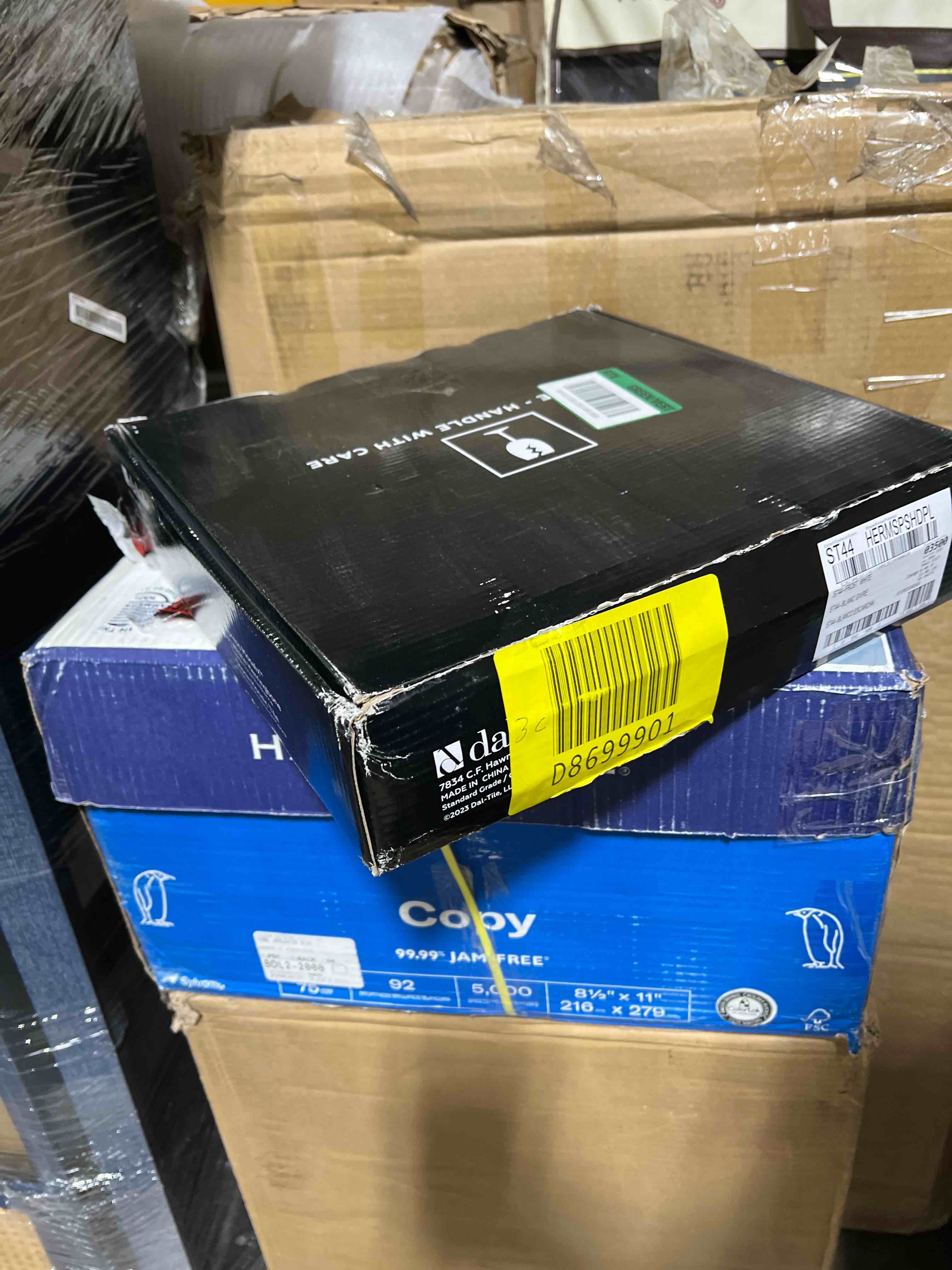 https://s3.amazonaws.com/lotting-images-prod/phillipi/RED6542188_1724778104351.jpeg