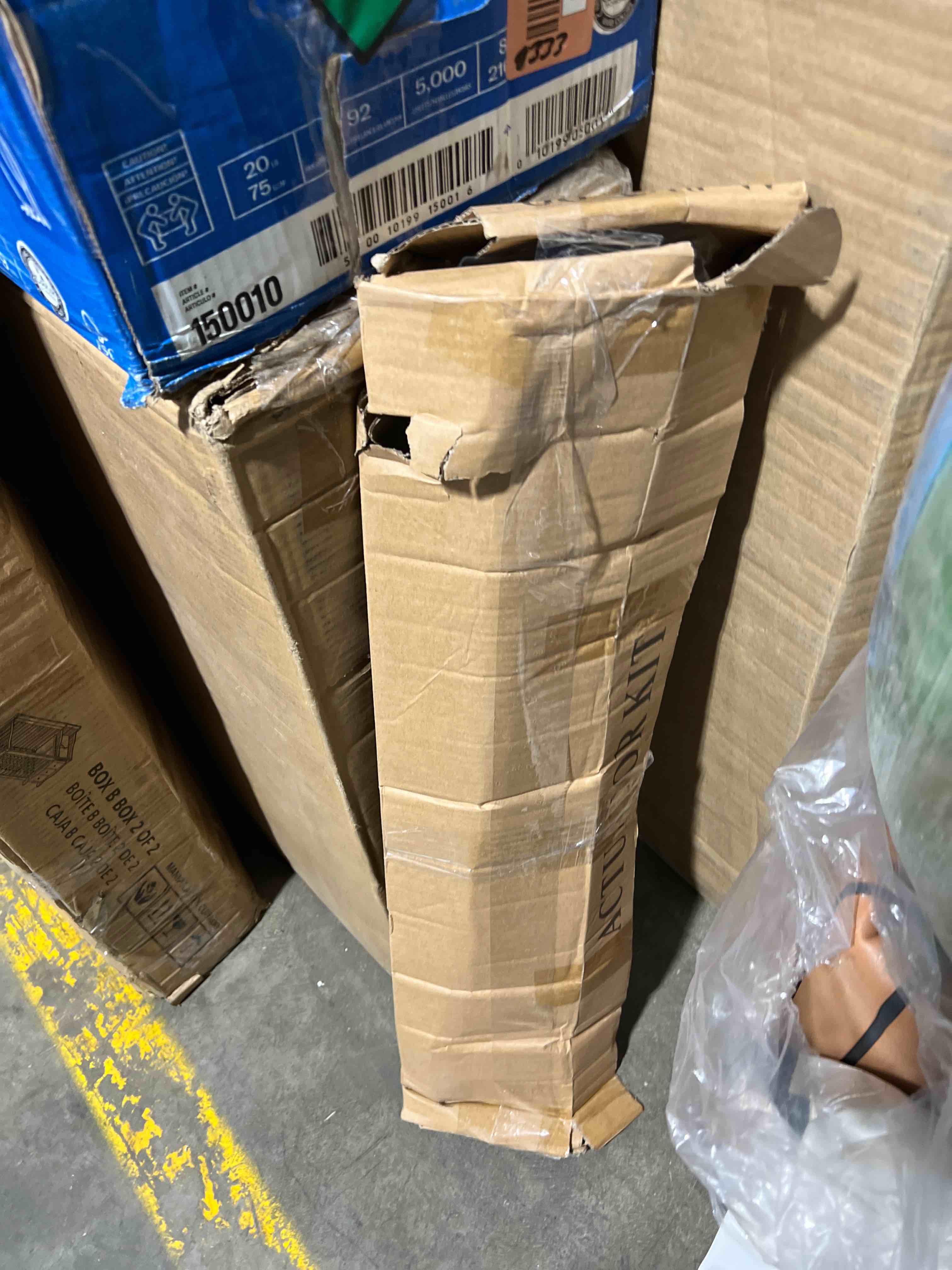 https://s3.amazonaws.com/lotting-images-prod/phillipi/RED6542195_1724779497349.jpeg