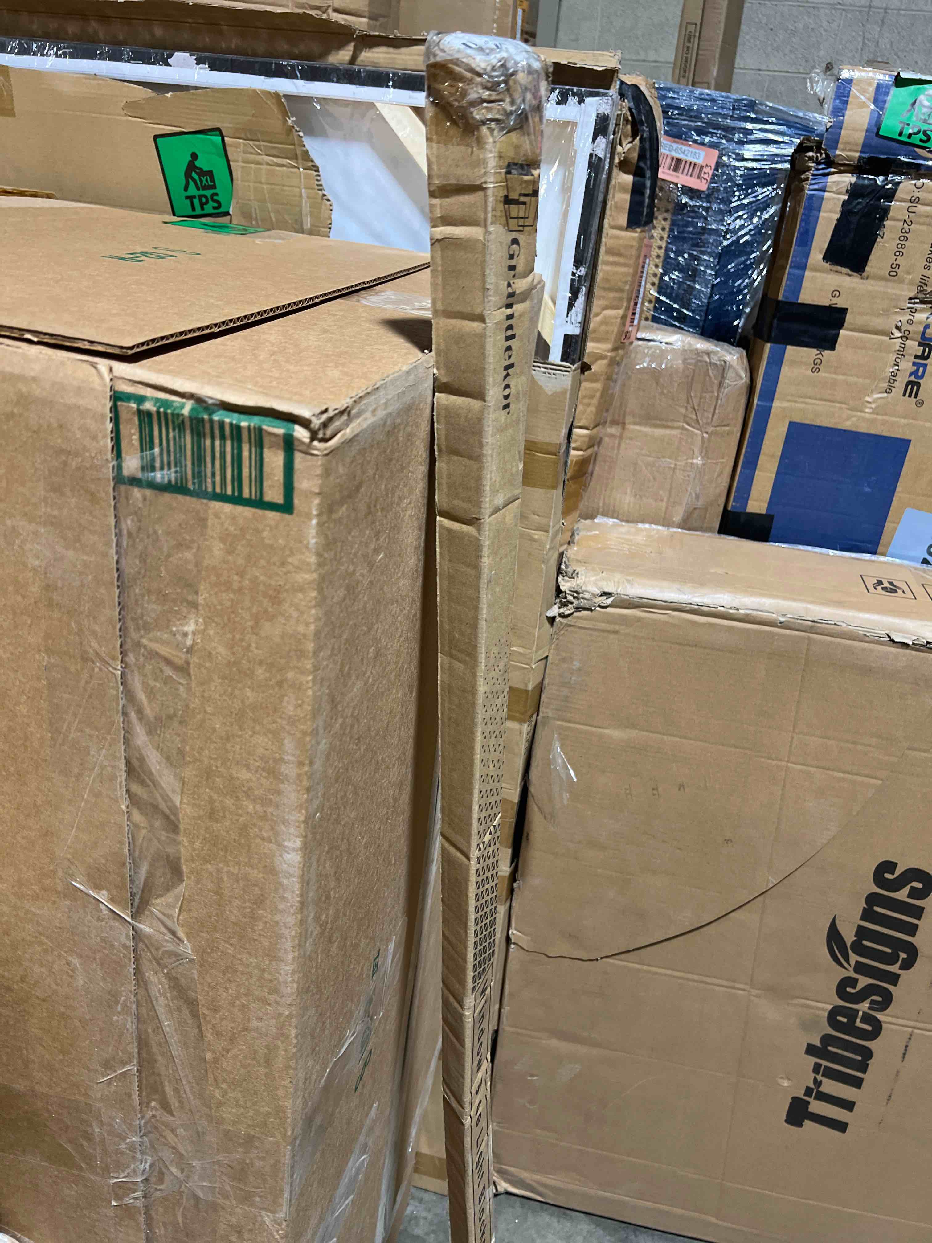 https://s3.amazonaws.com/lotting-images-prod/phillipi/RED6542205_1724781162638.jpeg
