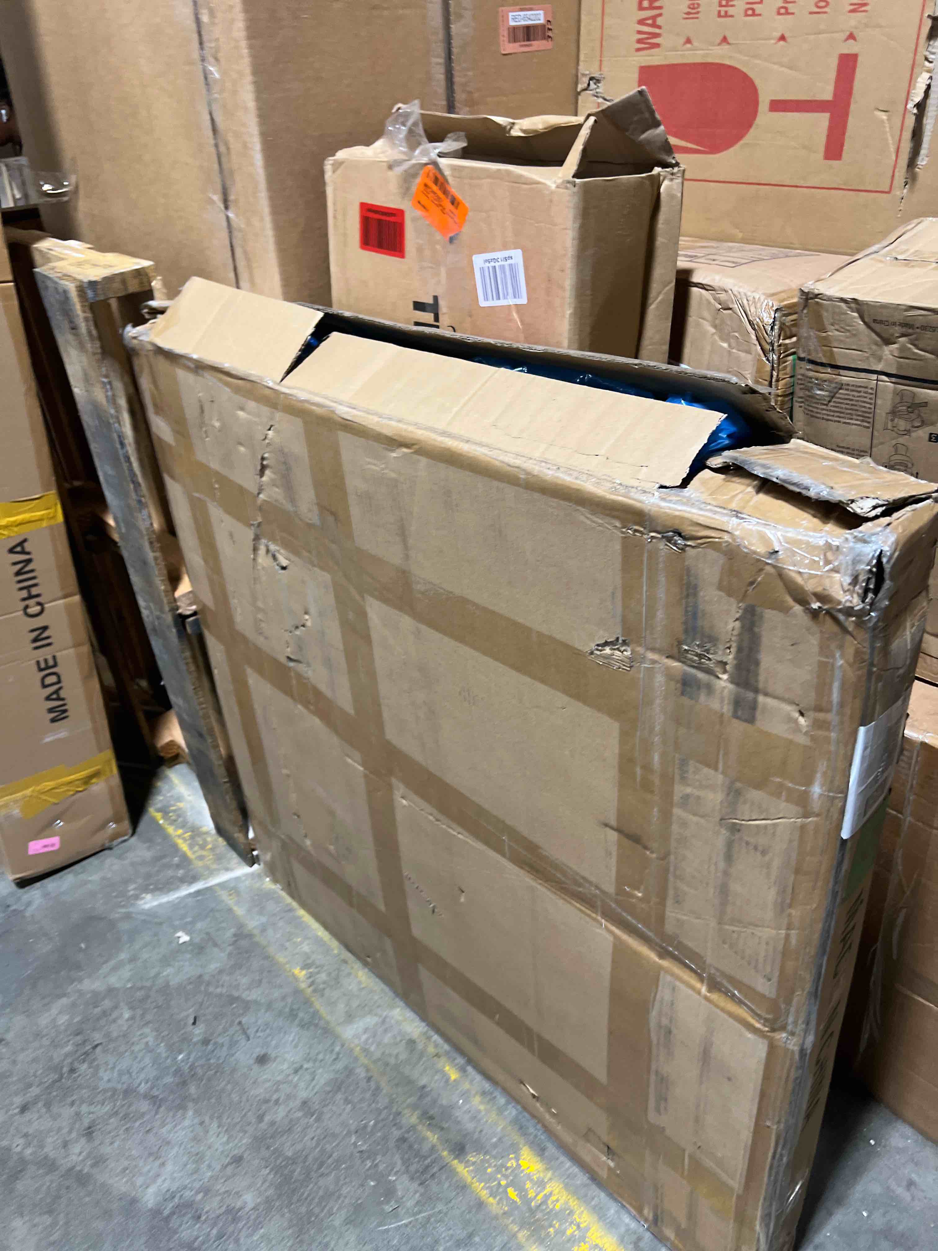 https://s3.amazonaws.com/lotting-images-prod/phillipi/RED6542213_1724782098148.jpeg