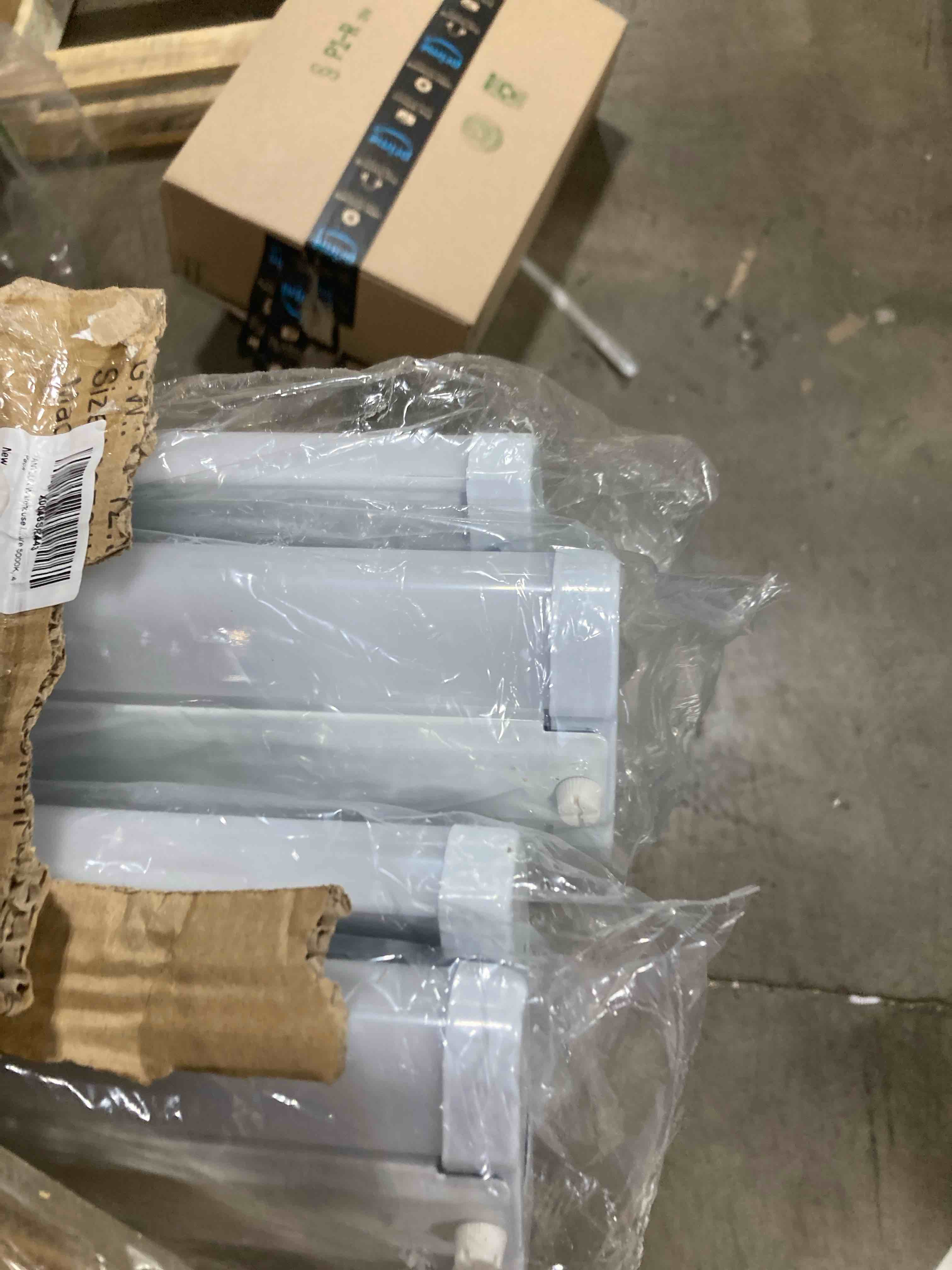 https://s3.amazonaws.com/lotting-images-prod/phillipi/RED6542522_1725382647956.jpeg