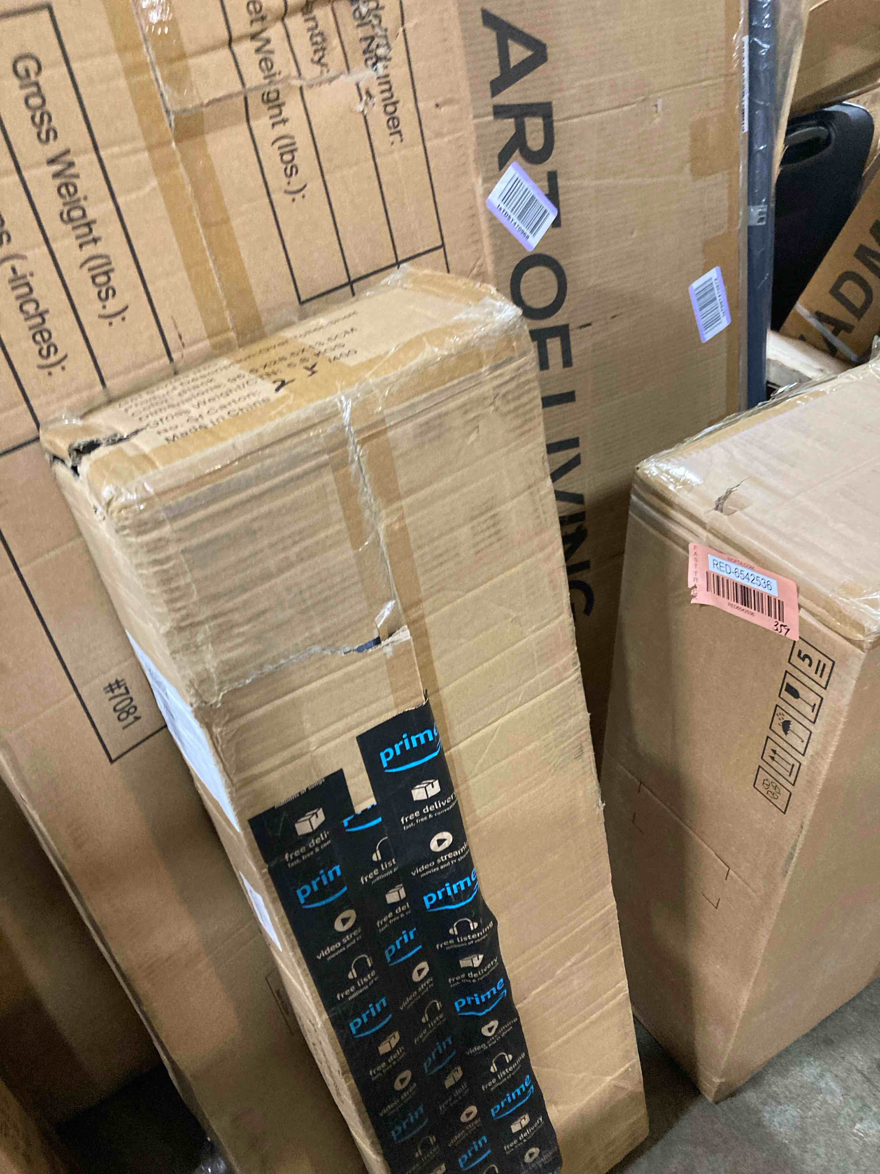 https://s3.amazonaws.com/lotting-images-prod/phillipi/RED6542537_1725387706553.jpeg