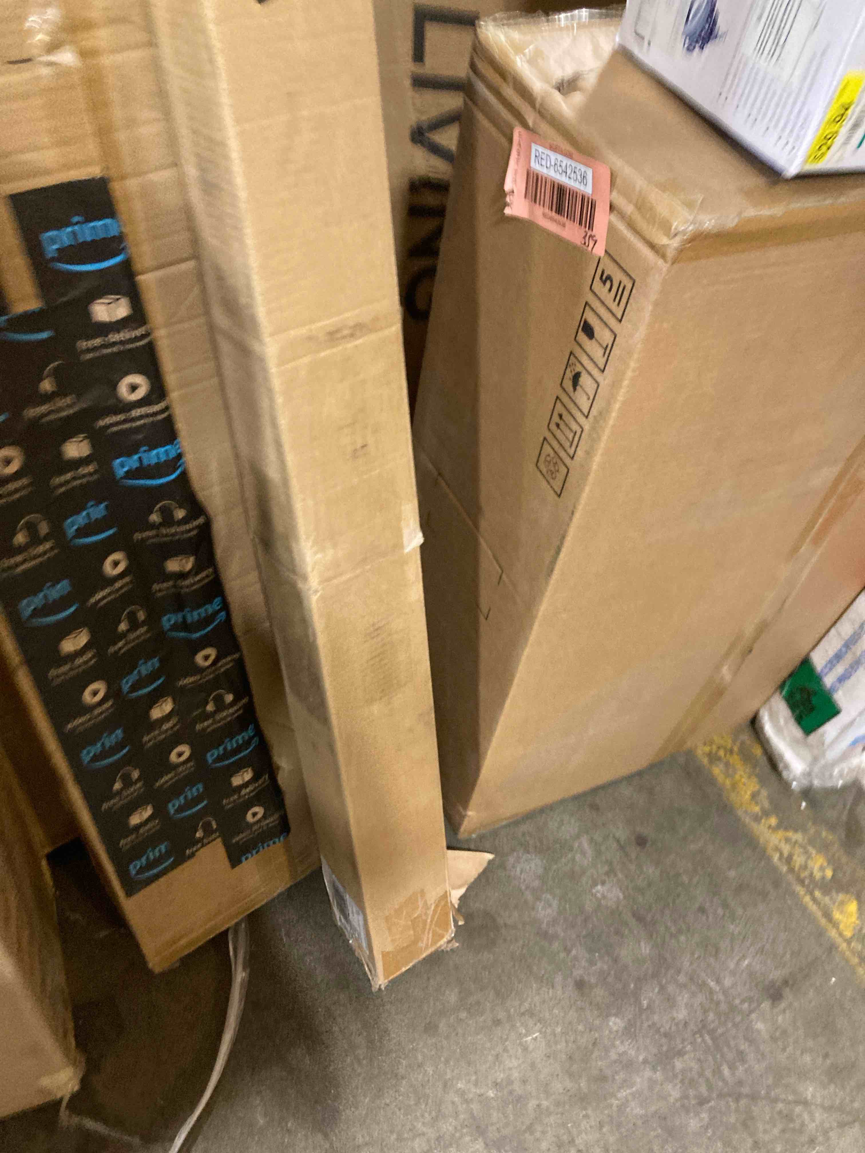 https://s3.amazonaws.com/lotting-images-prod/phillipi/RED6542544_1725389629772.jpeg