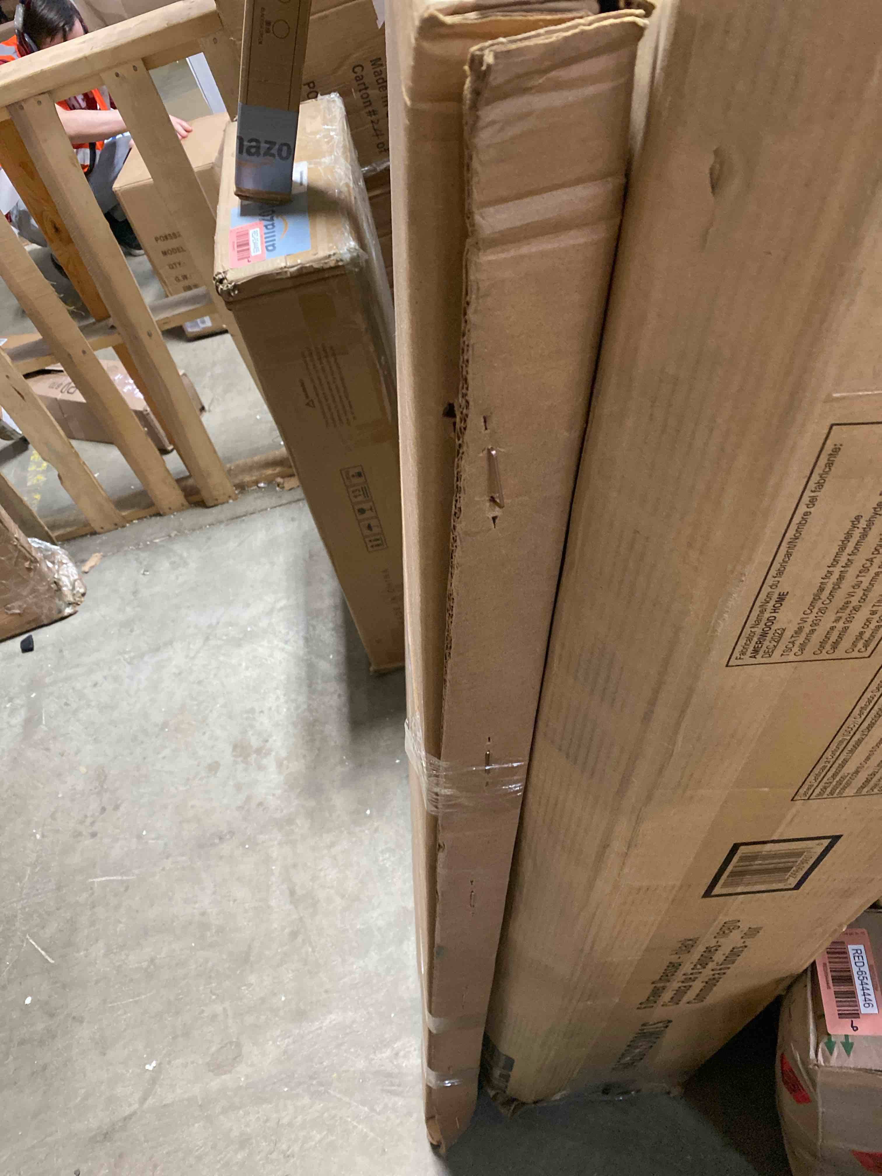 https://s3.amazonaws.com/lotting-images-prod/phillipi/RED6544457_1721673509289.jpeg