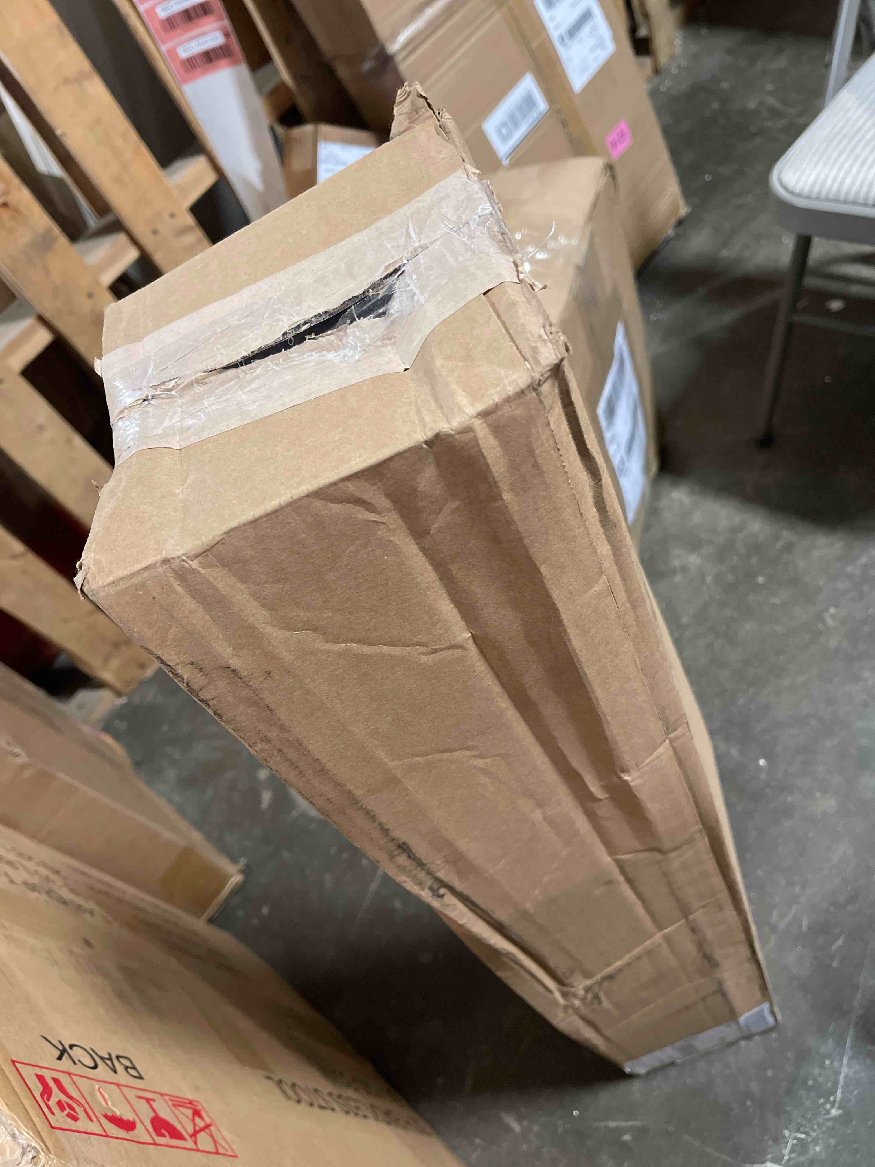 https://s3.amazonaws.com/lotting-images-prod/phillipi/RED6545393_1722874669227.jpeg