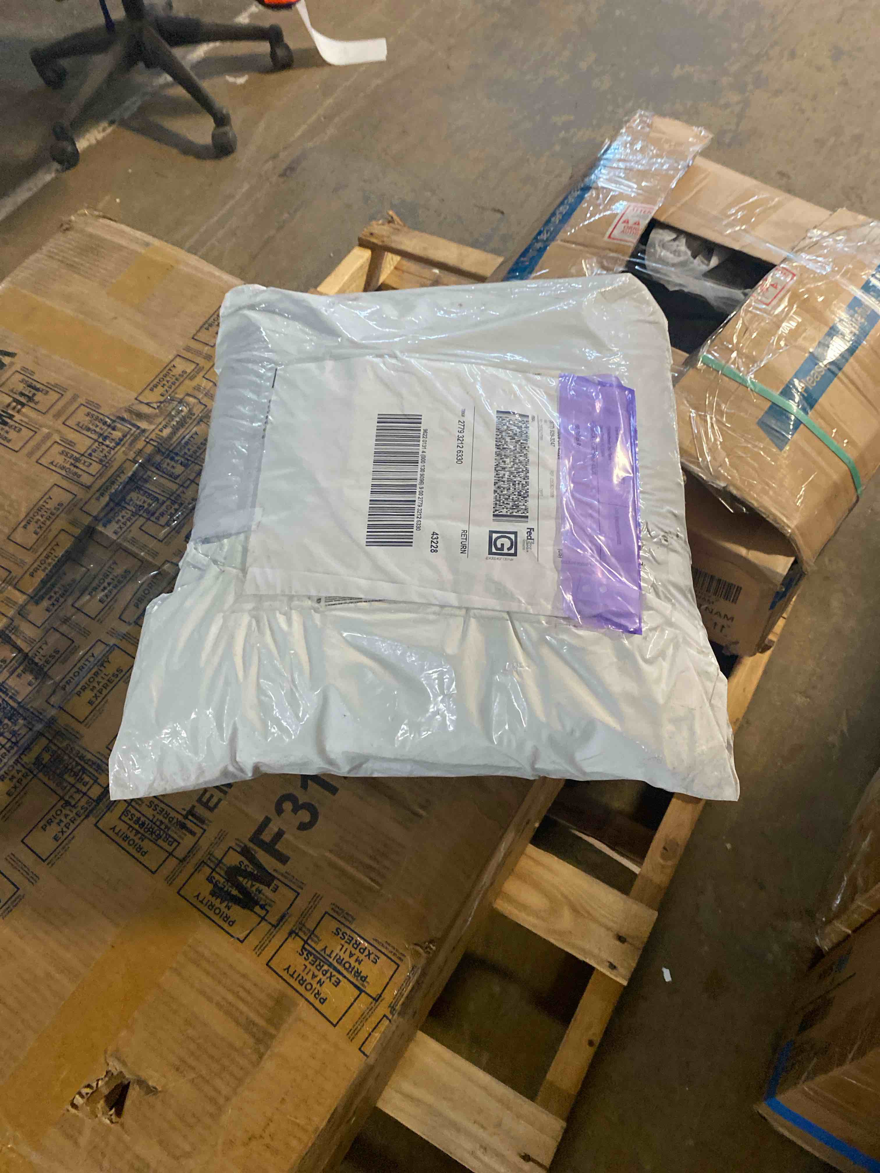 https://s3.amazonaws.com/lotting-images-prod/phillipi/RED6546855_1723493049716.jpeg
