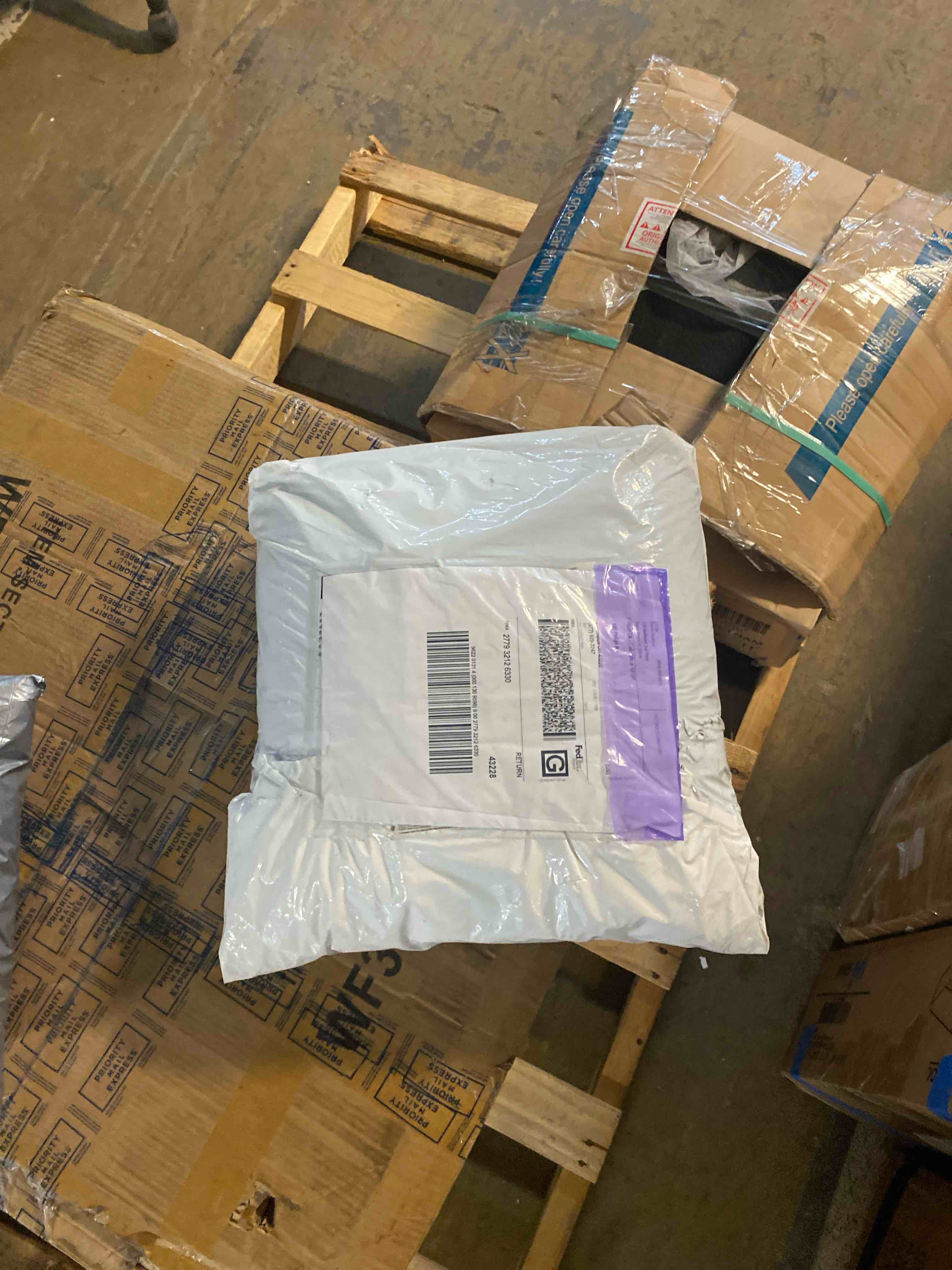 https://s3.amazonaws.com/lotting-images-prod/phillipi/RED6546855_1723493050933.jpeg