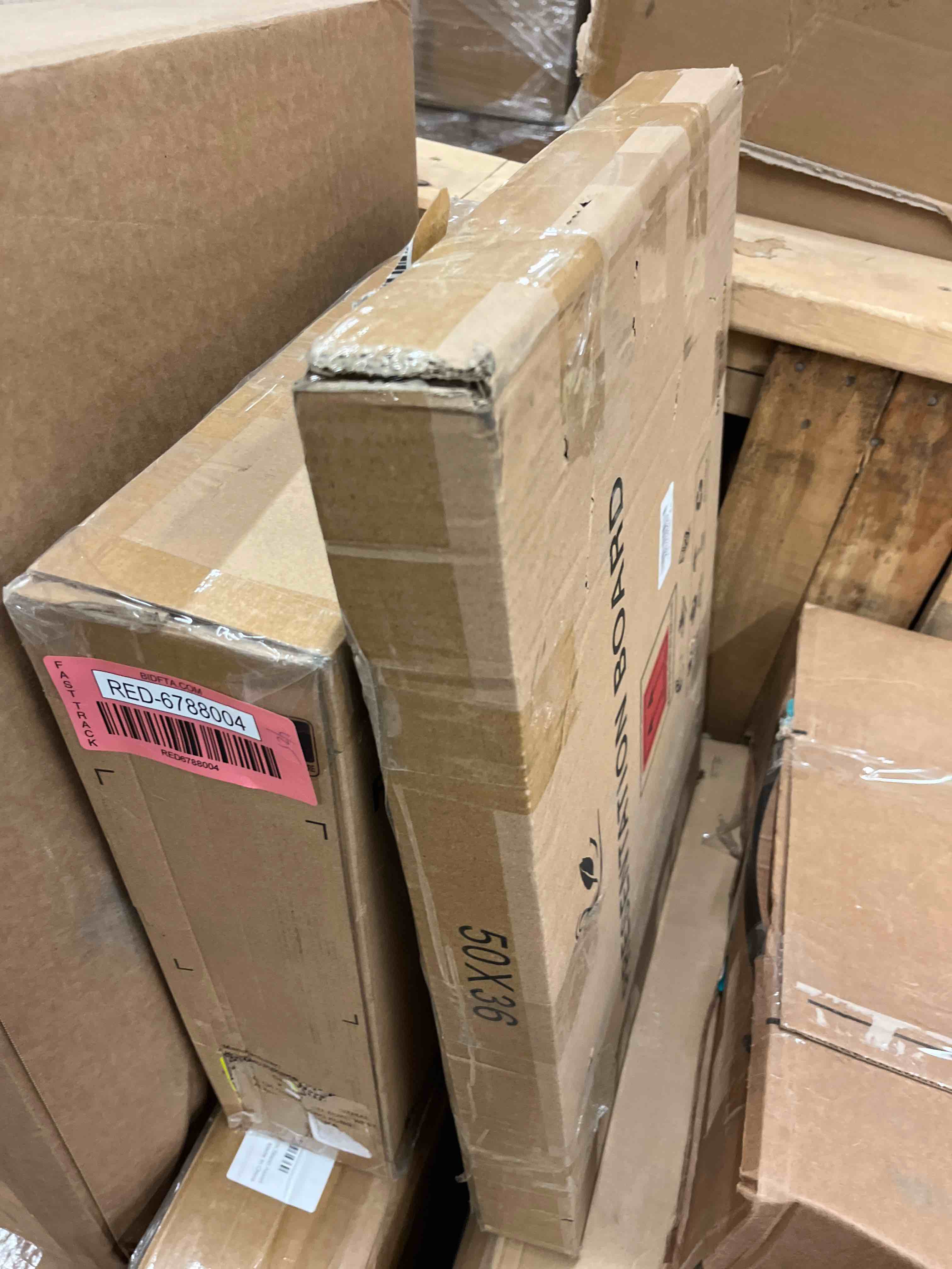 https://s3.amazonaws.com/lotting-images-prod/phillipi/RED6788005_1742252471155.jpeg