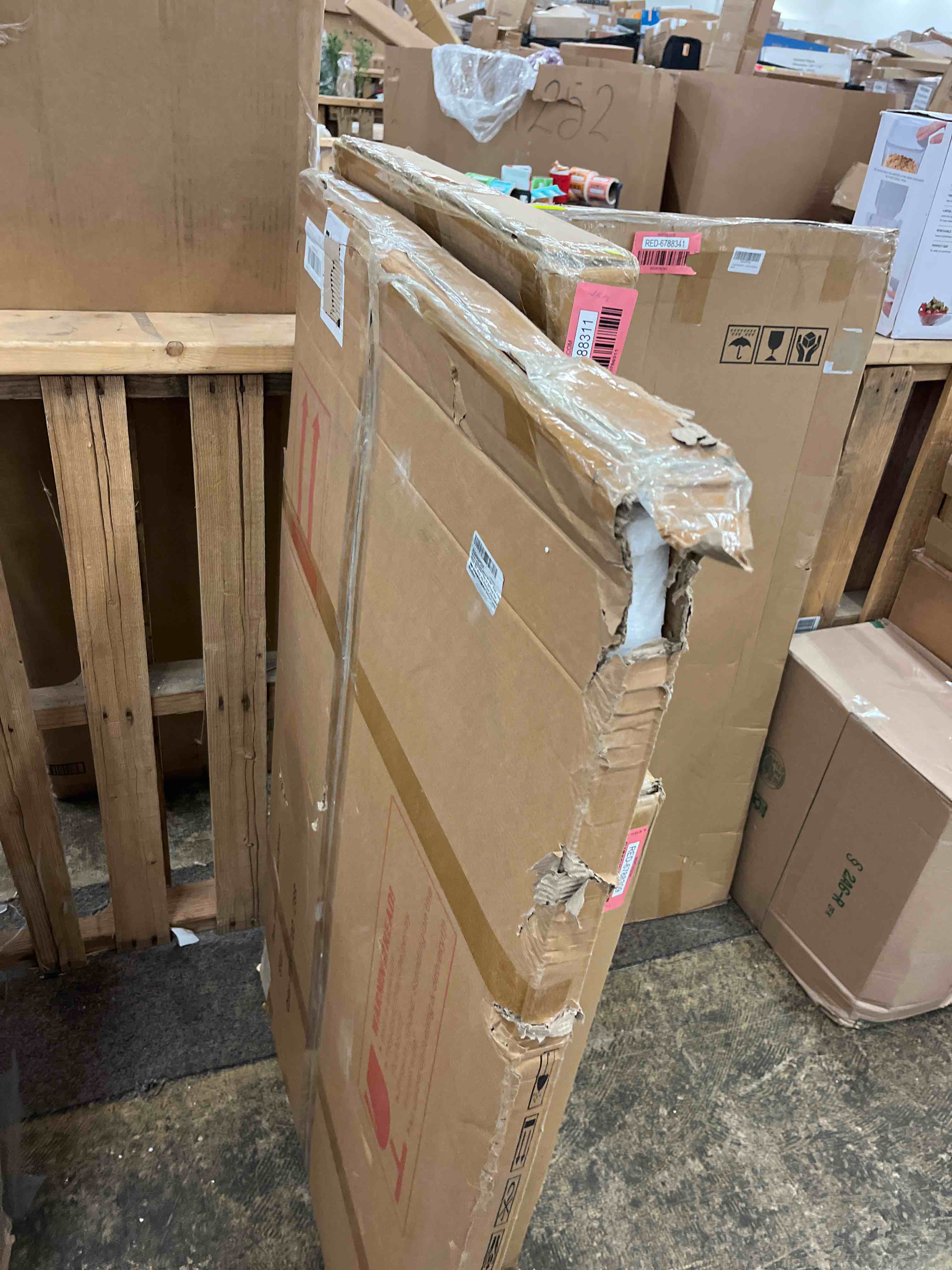 https://s3.amazonaws.com/lotting-images-prod/phillipi/RED6788307_1742473508037.jpeg