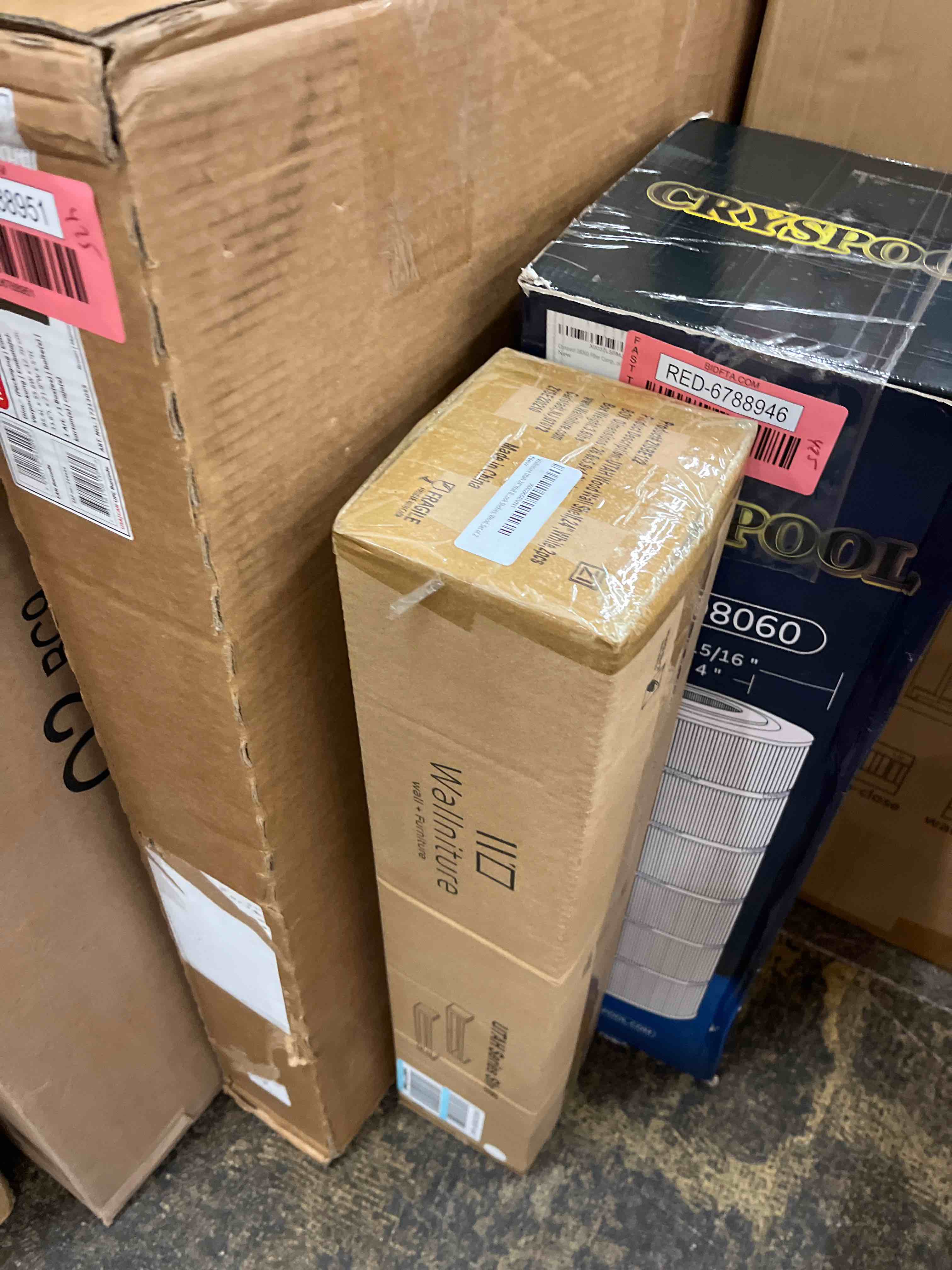 https://s3.amazonaws.com/lotting-images-prod/phillipi/RED6788937_1743067798238.jpeg