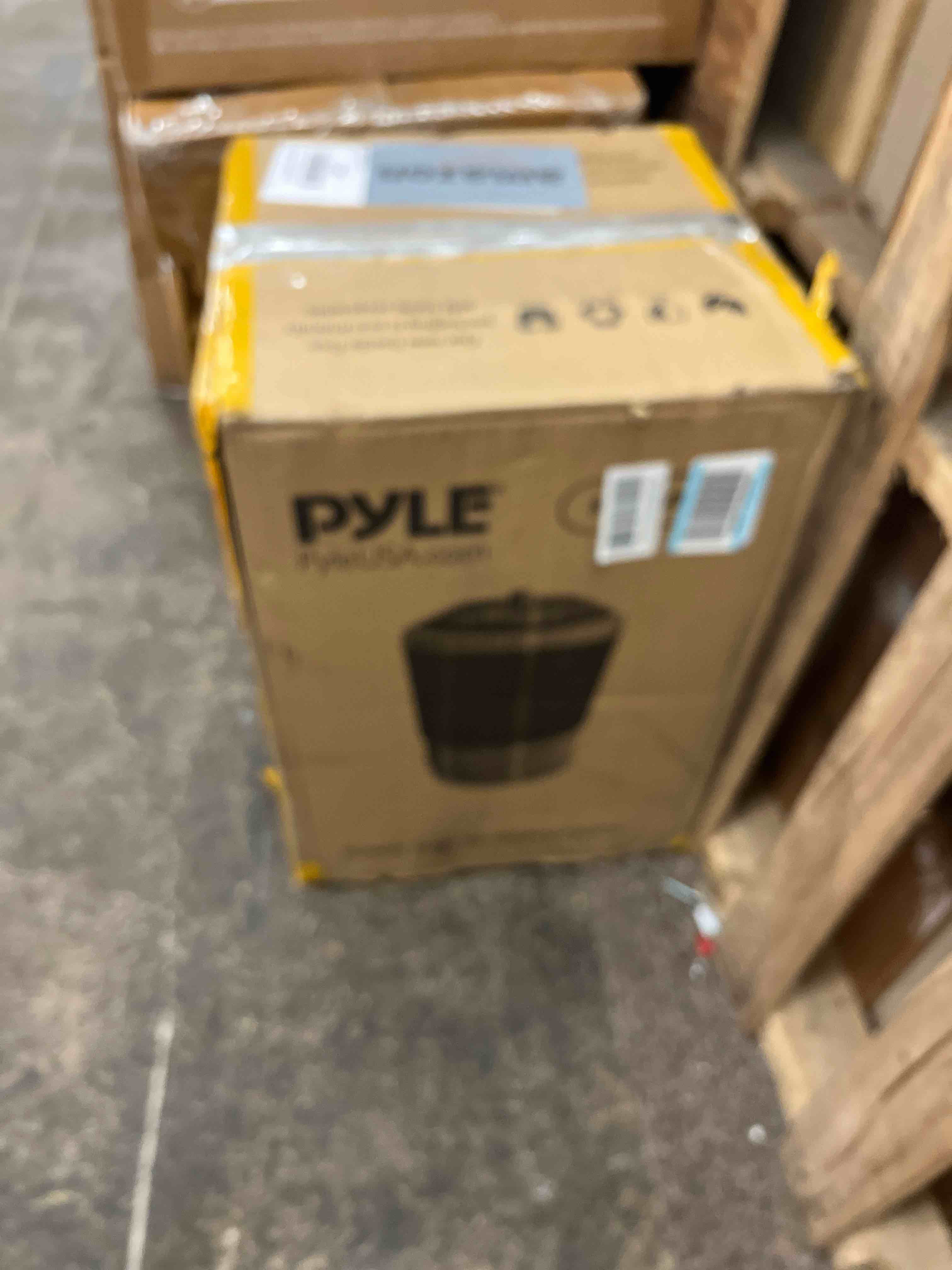 https://s3.amazonaws.com/lotting-images-prod/phillipi/RED6788996_1743070449297.jpeg