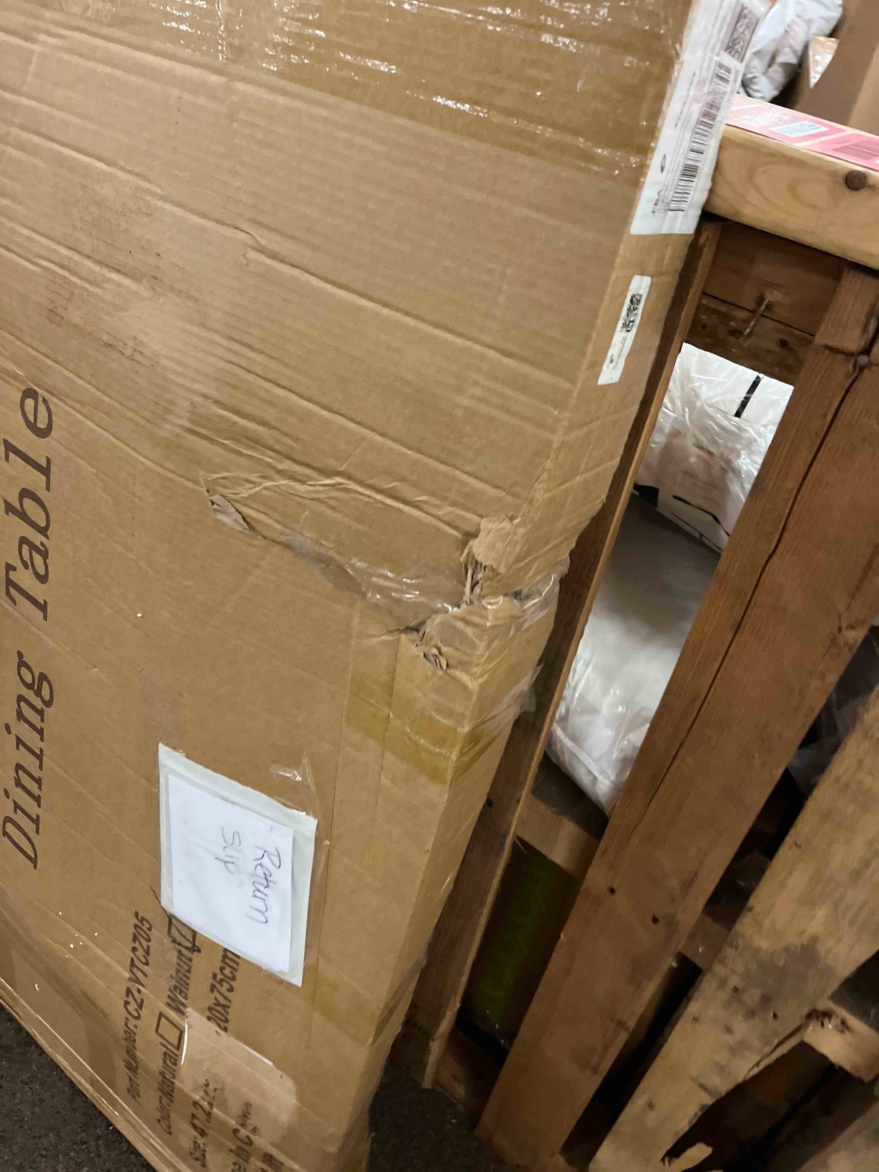 https://s3.amazonaws.com/lotting-images-prod/phillipi/RED6789016_1743156760422.jpeg