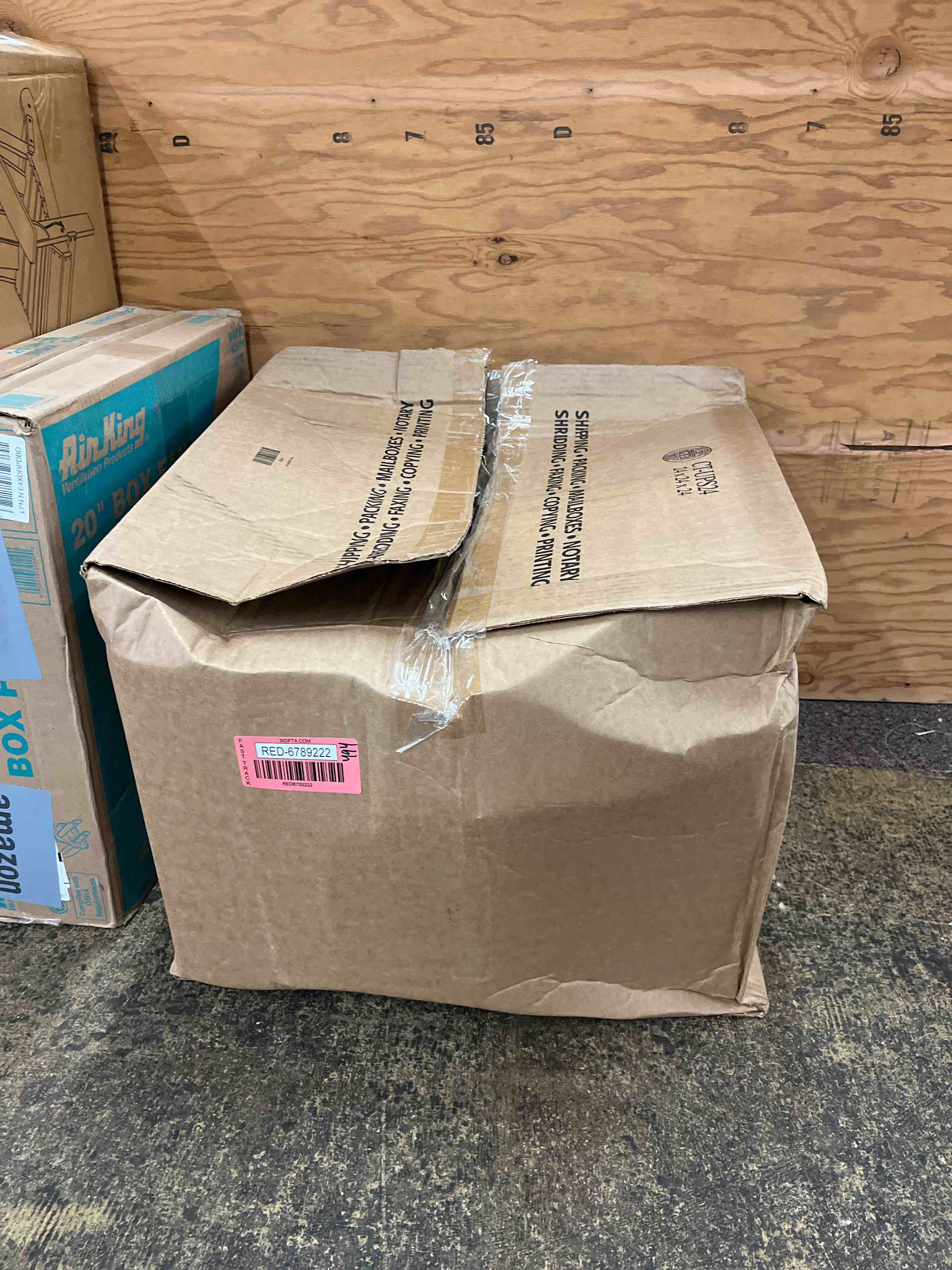 https://s3.amazonaws.com/lotting-images-prod/phillipi/RED6789222_1743445069336.jpeg