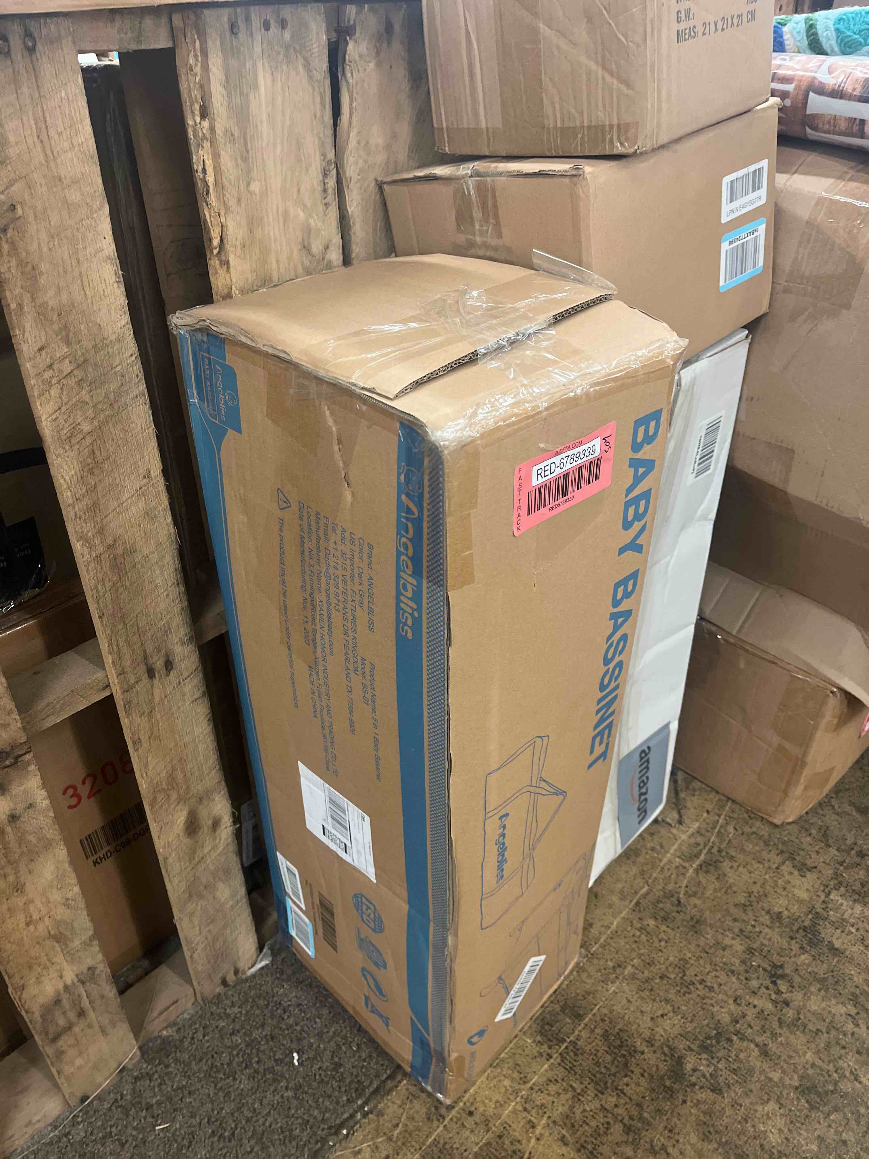 https://s3.amazonaws.com/lotting-images-prod/phillipi/RED6789339_1743545171172.jpeg