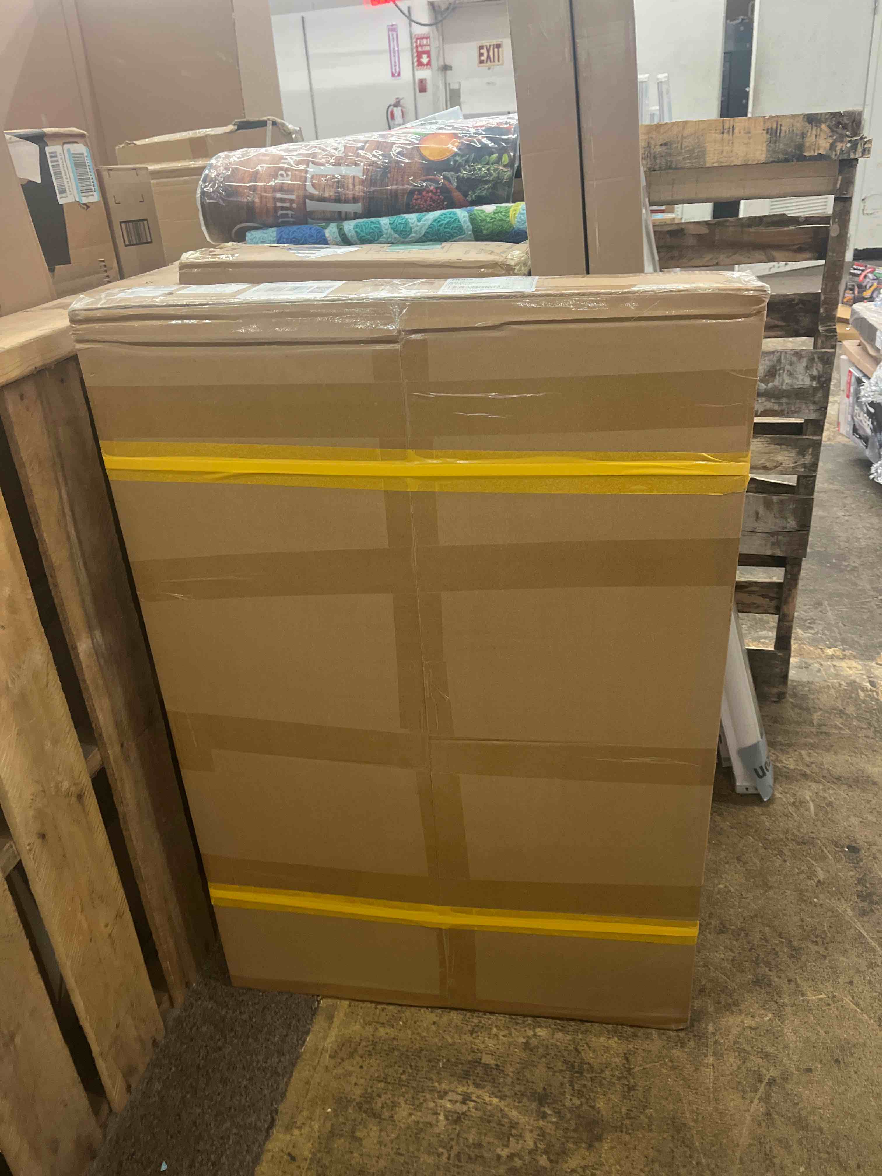 https://s3.amazonaws.com/lotting-images-prod/phillipi/RED6789355_1743542381043.jpeg