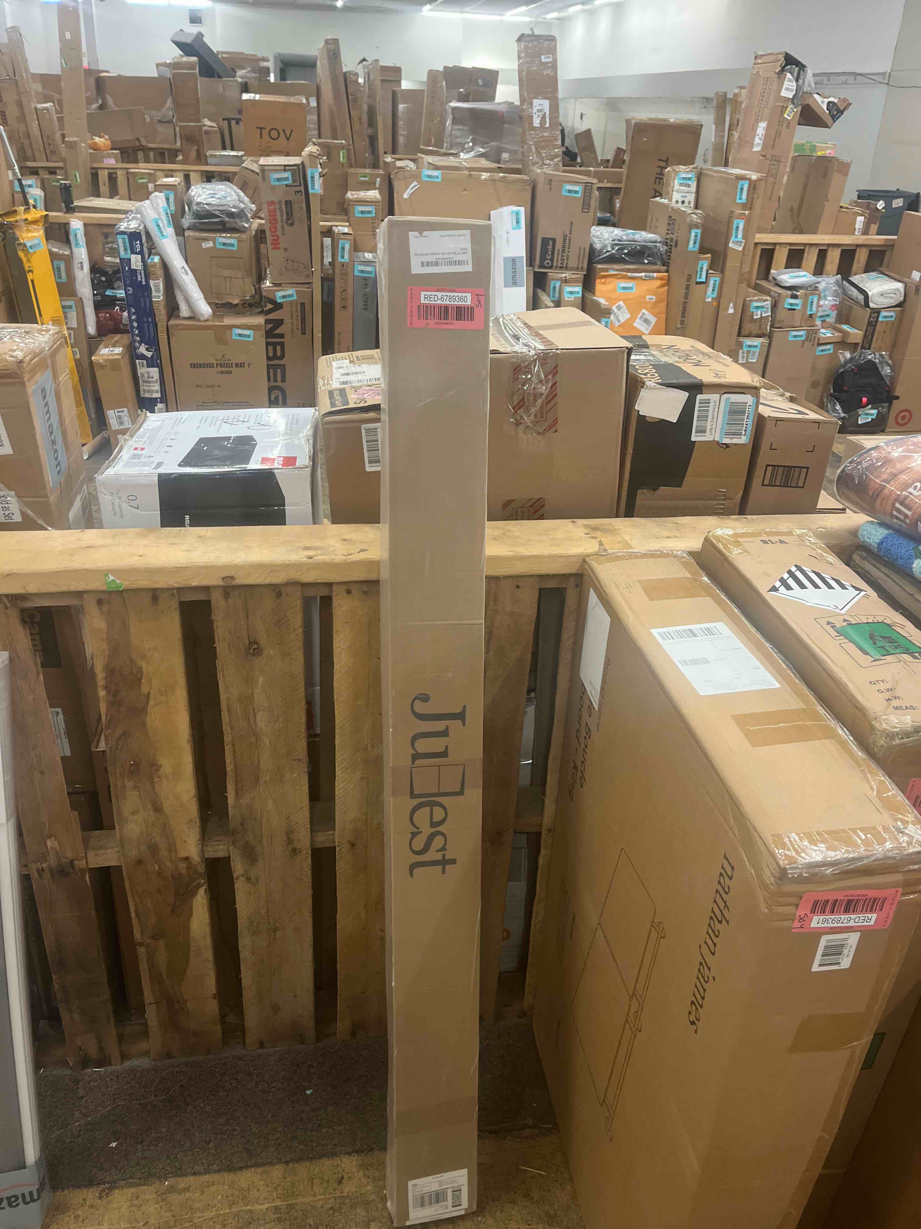 https://s3.amazonaws.com/lotting-images-prod/phillipi/RED6789360_1743542021867.jpeg