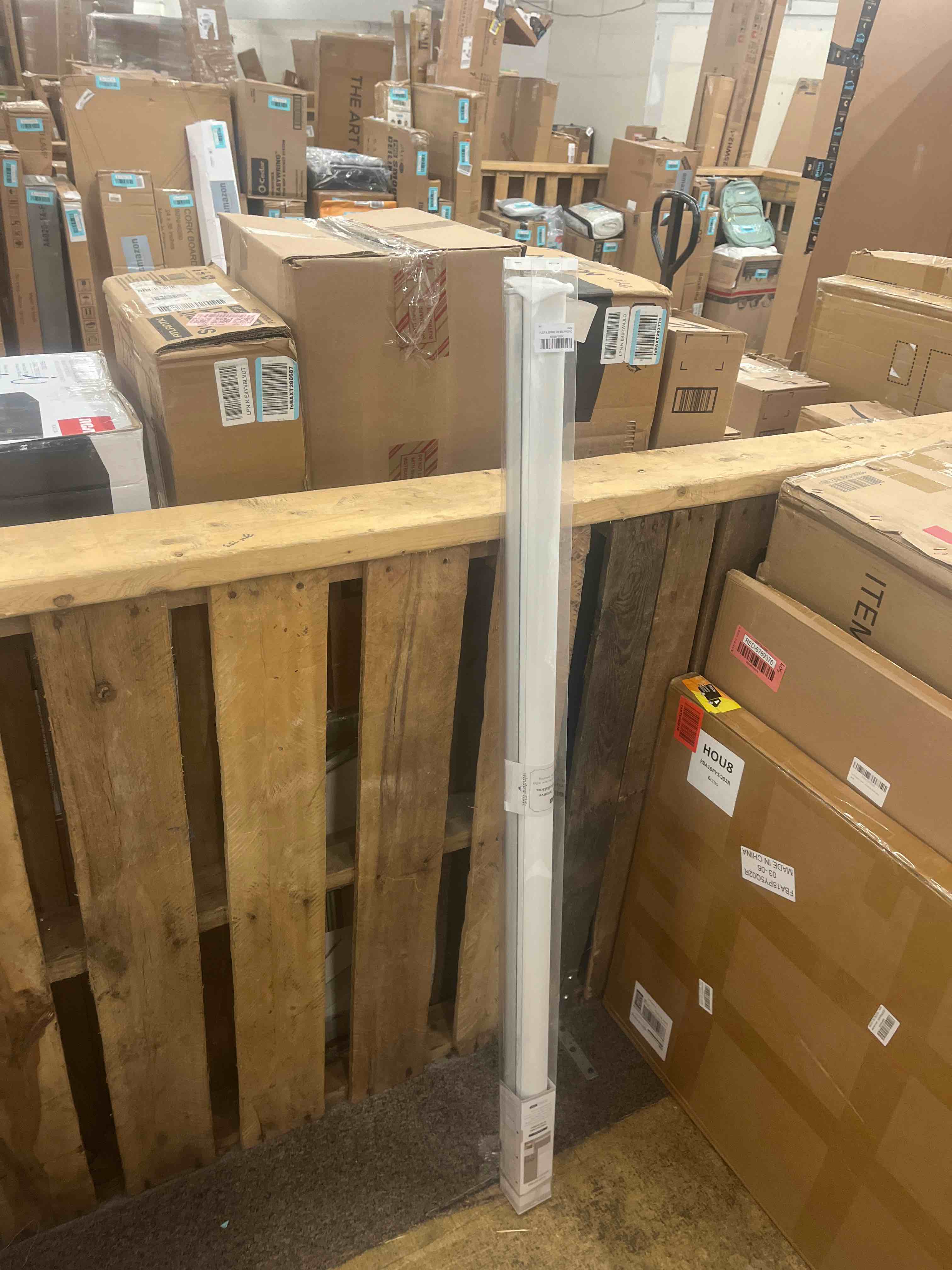 https://s3.amazonaws.com/lotting-images-prod/phillipi/RED6789370_1743540218417.jpeg