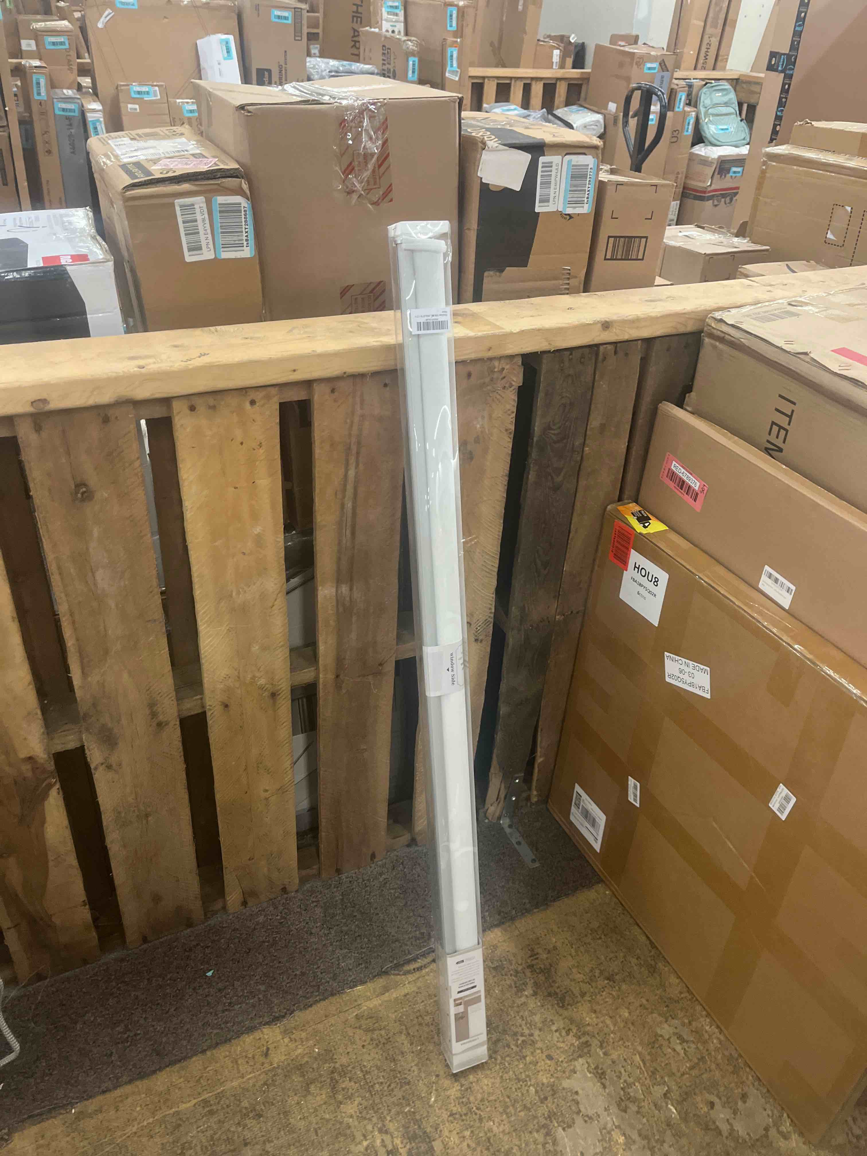 https://s3.amazonaws.com/lotting-images-prod/phillipi/RED6789372_1743540340956.jpeg