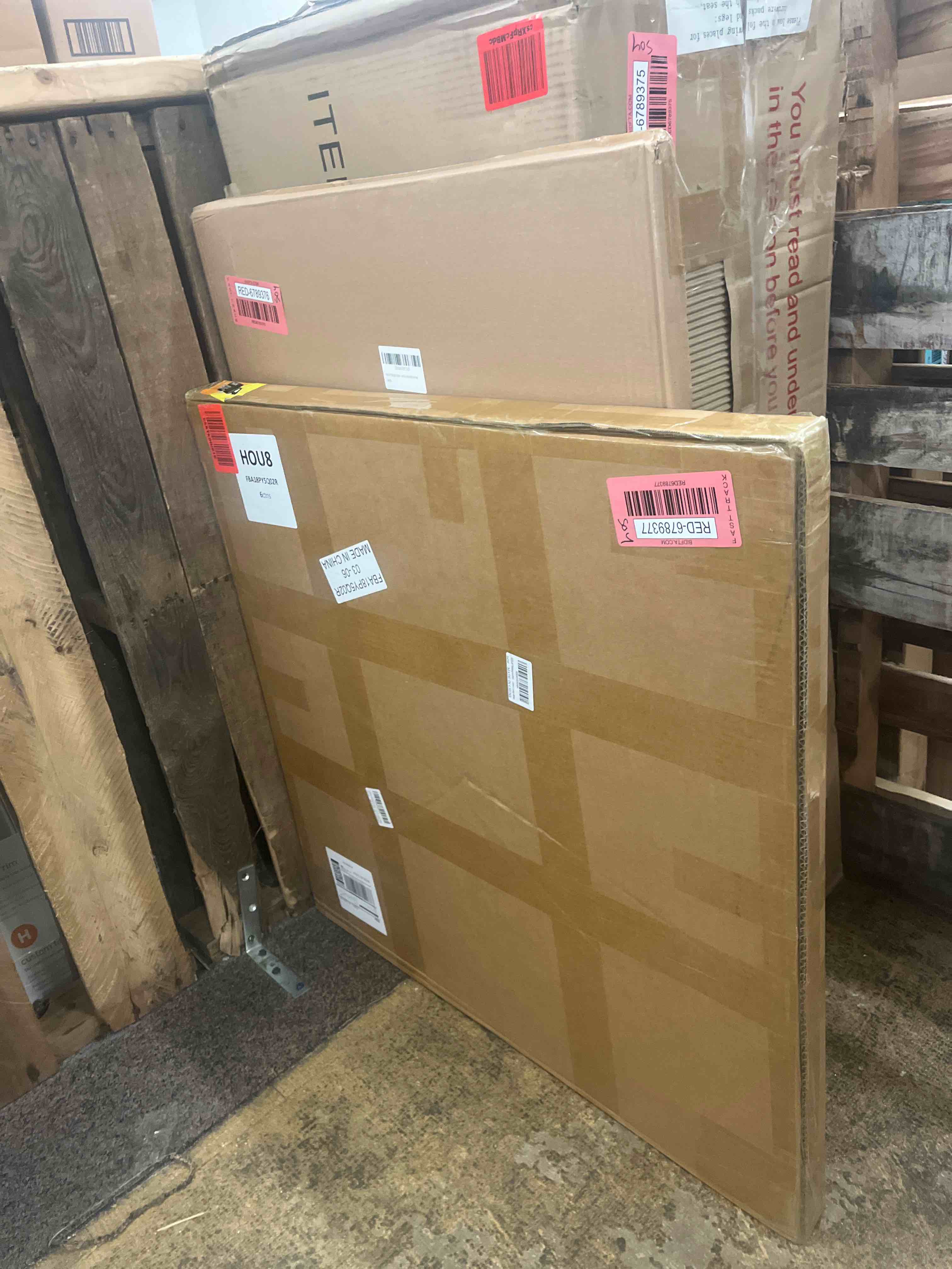https://s3.amazonaws.com/lotting-images-prod/phillipi/RED6789377_1743540095586.jpeg