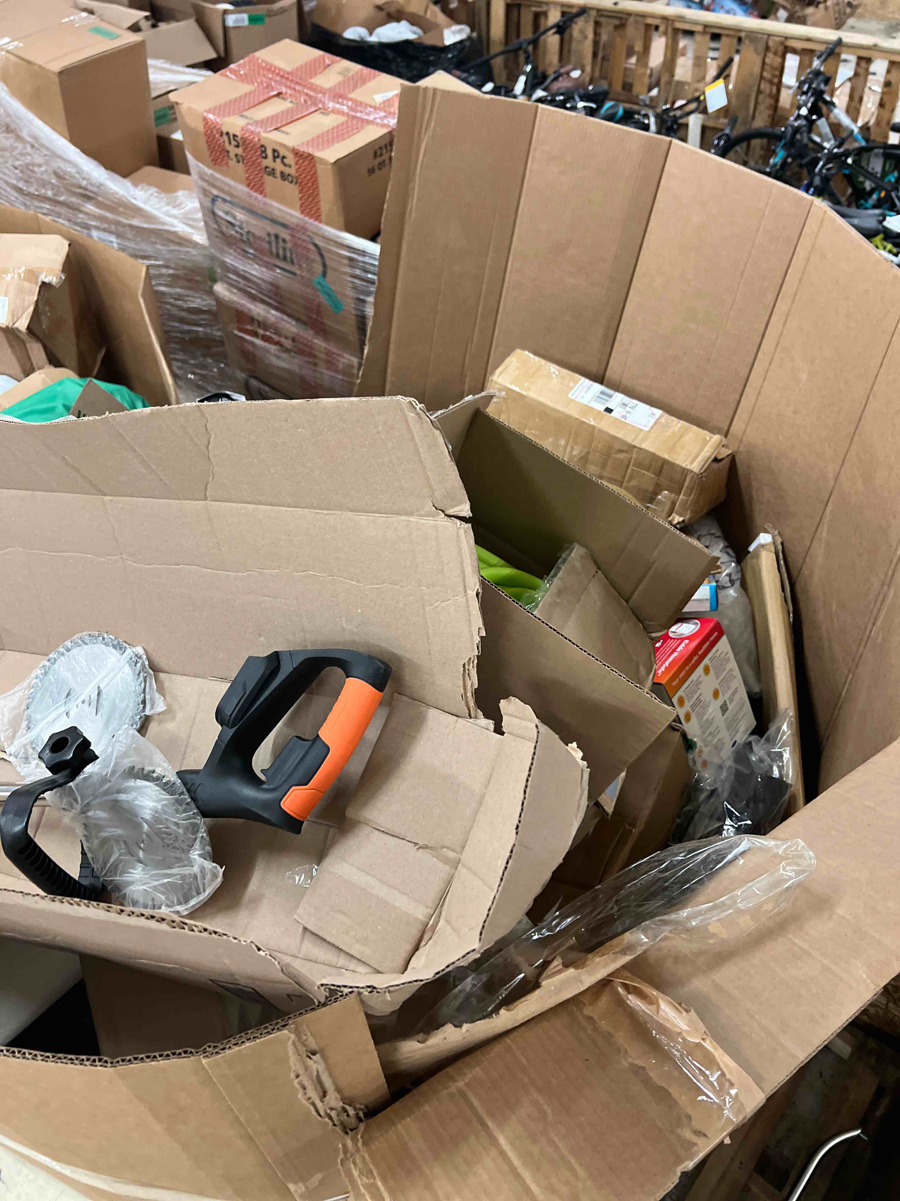 https://s3.amazonaws.com/lotting-images-prod/phillipi/RED6789538_1752092919585.jpeg