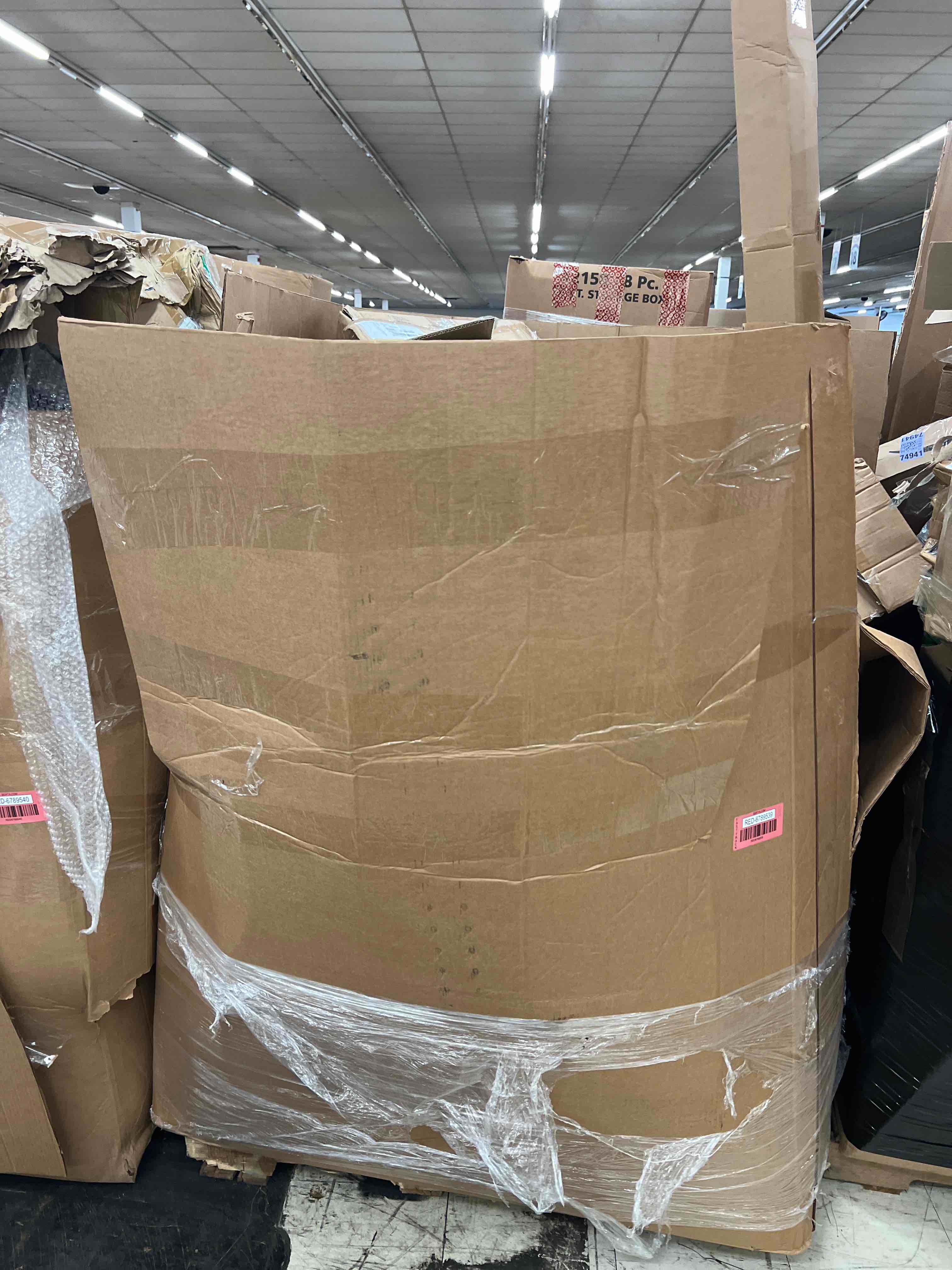 https://s3.amazonaws.com/lotting-images-prod/phillipi/RED6789539_1752092838420.jpeg