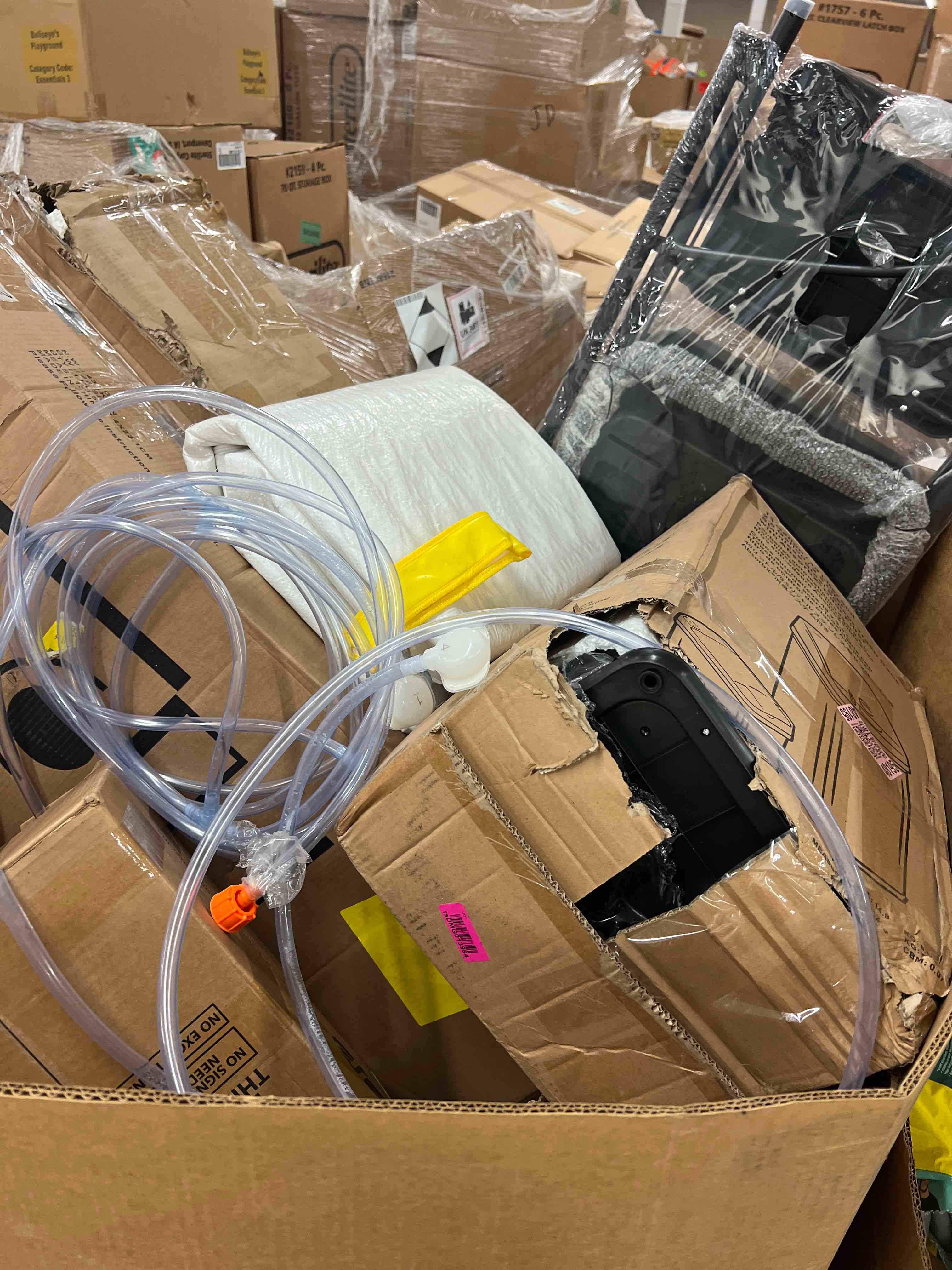 https://s3.amazonaws.com/lotting-images-prod/phillipi/RED6789542_1752092561564.jpeg
