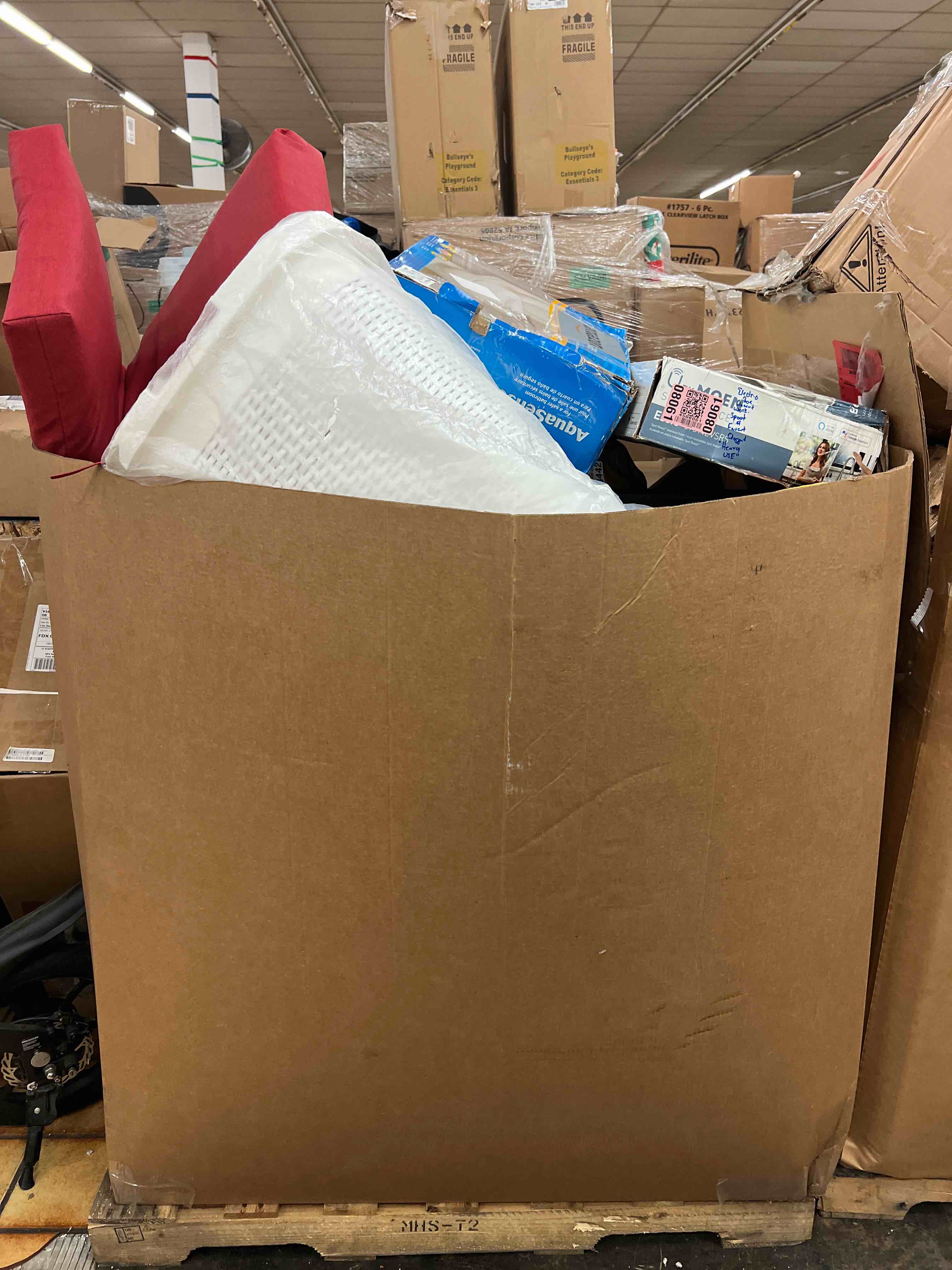 https://s3.amazonaws.com/lotting-images-prod/phillipi/RED6789543_1752092221753.jpeg