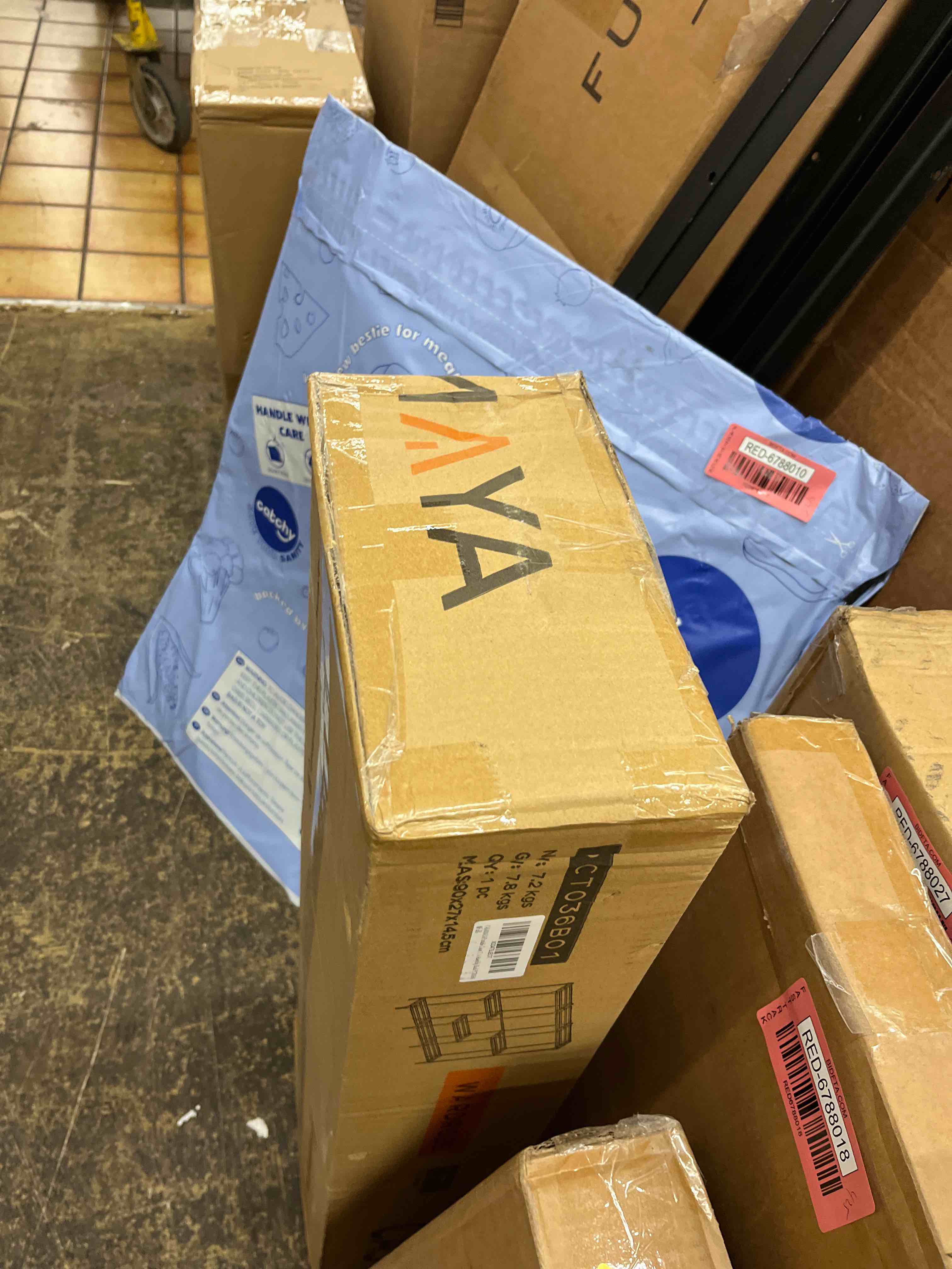 https://s3.amazonaws.com/lotting-images-prod/phillipi/RED6789768_1742253387129.jpeg