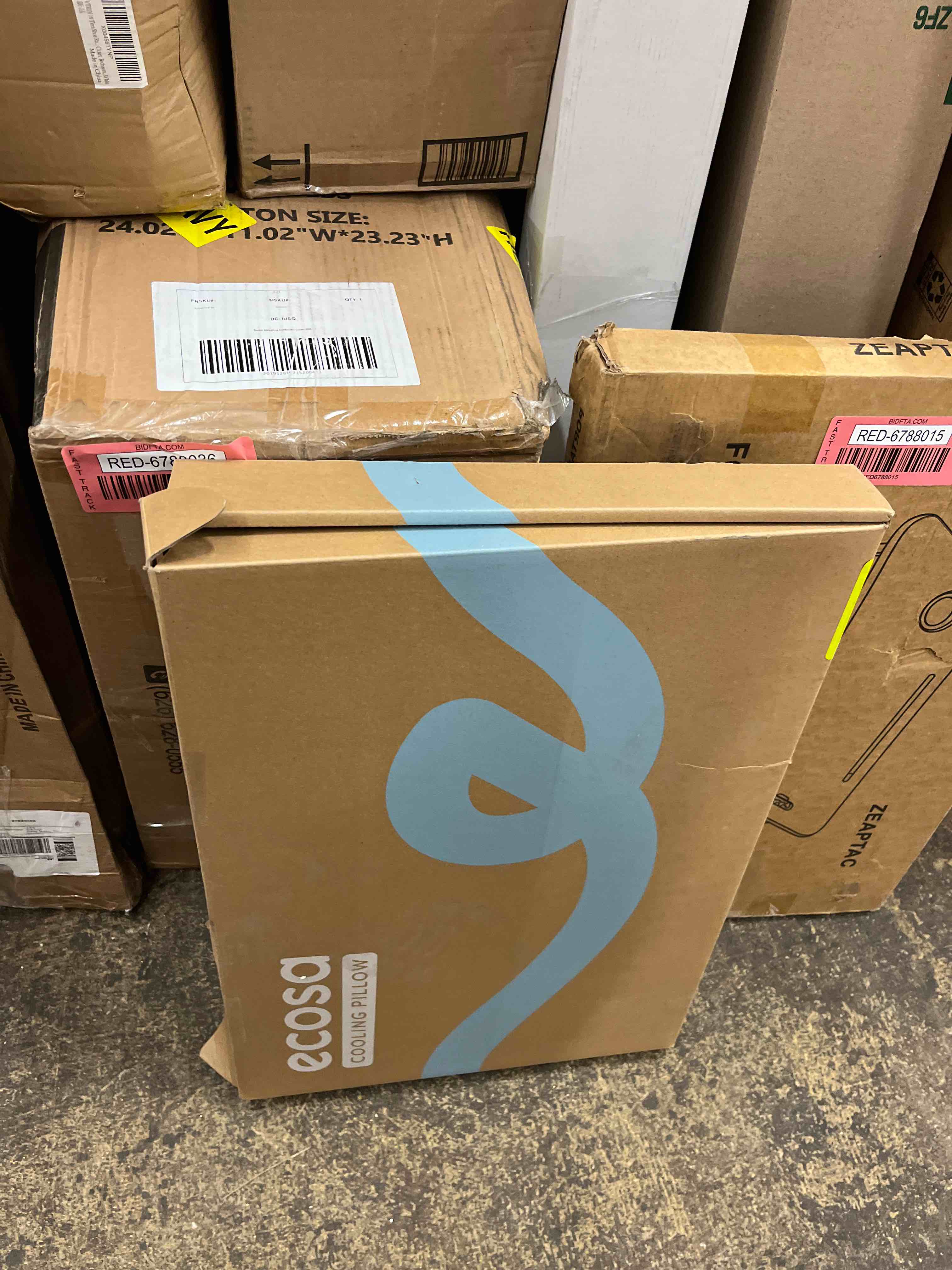 https://s3.amazonaws.com/lotting-images-prod/phillipi/RED6789773_1742253004092.jpeg