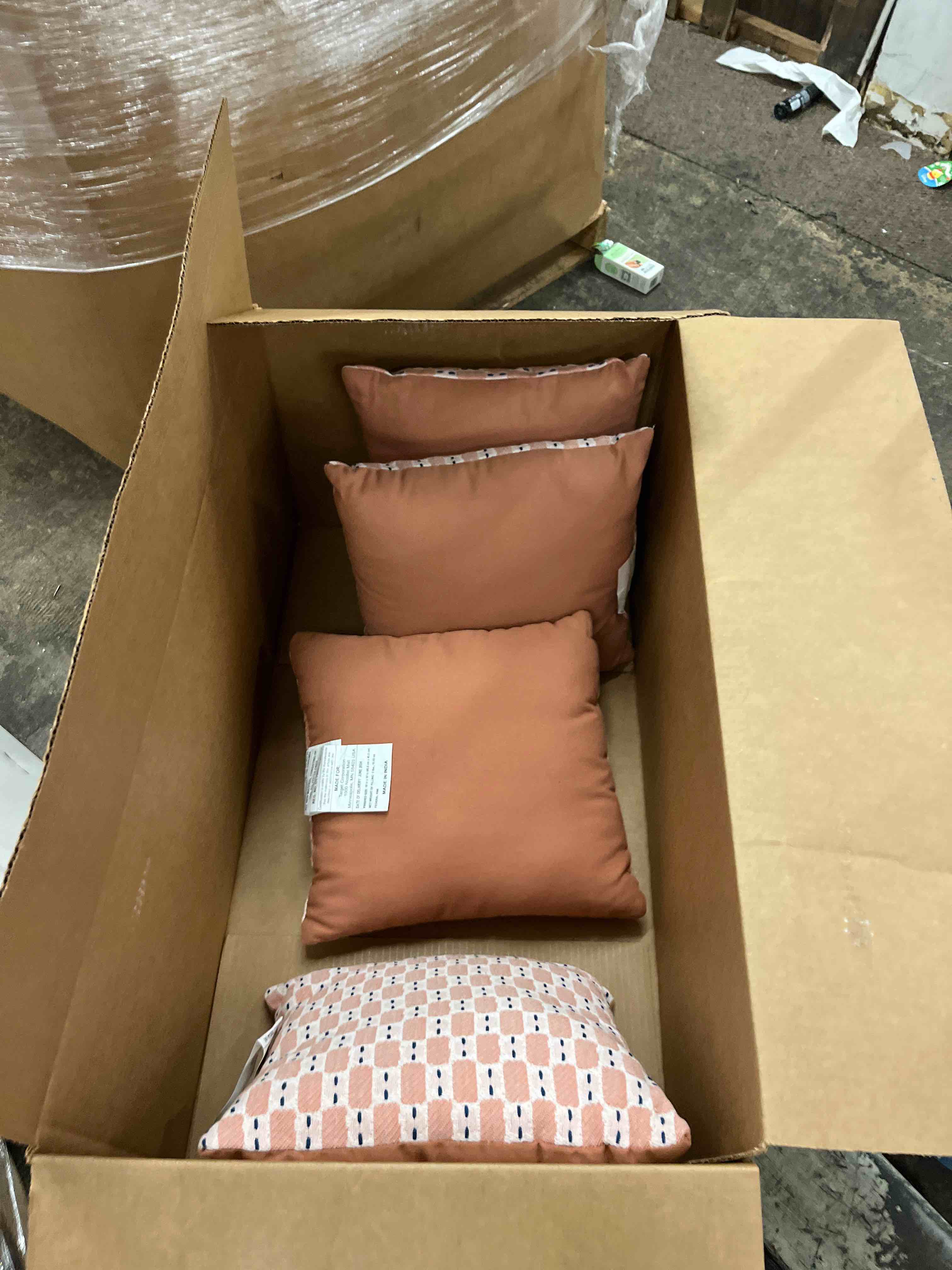 https://s3.amazonaws.com/lotting-images-prod/phillipi/RED6790618_1741285491894.jpeg